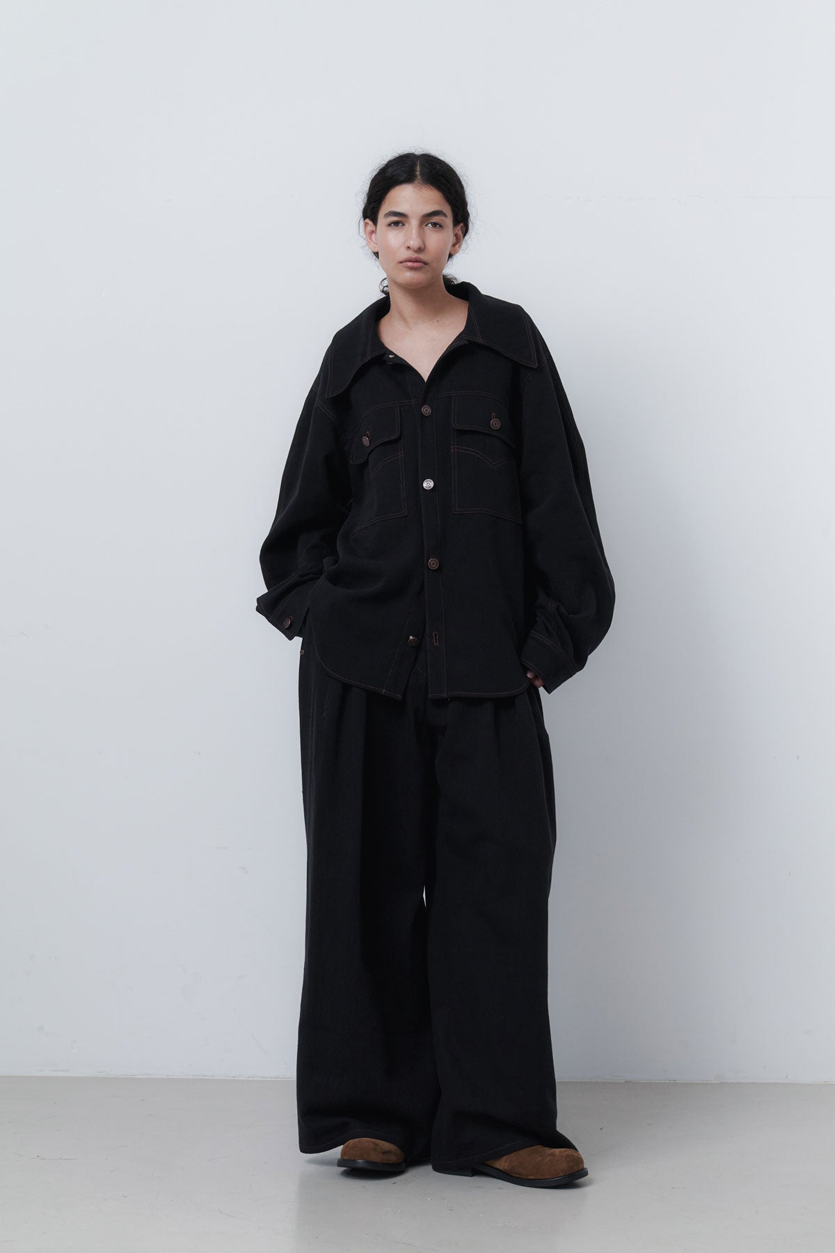 WIDE TUCK DENIM - BLACK