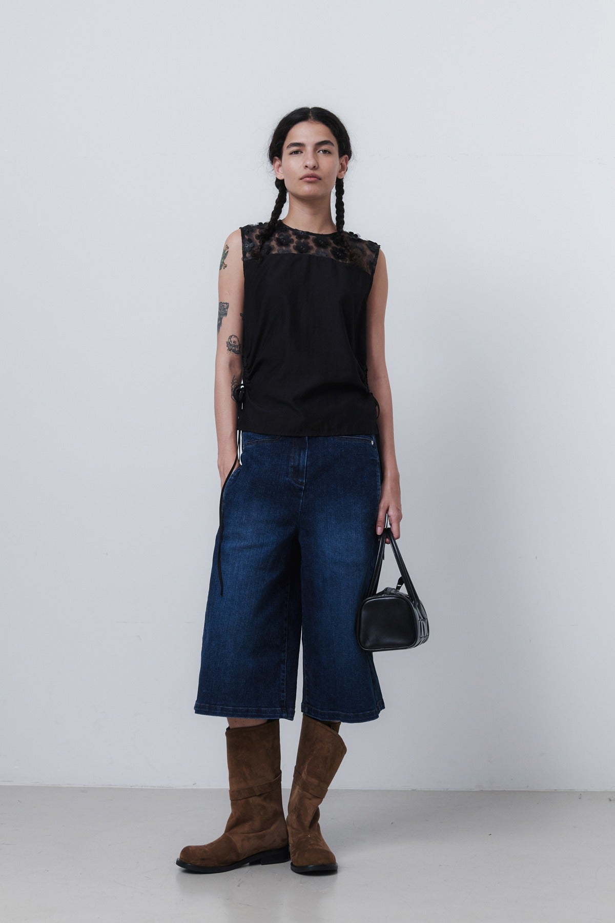 FLOWER VEST - BLACK