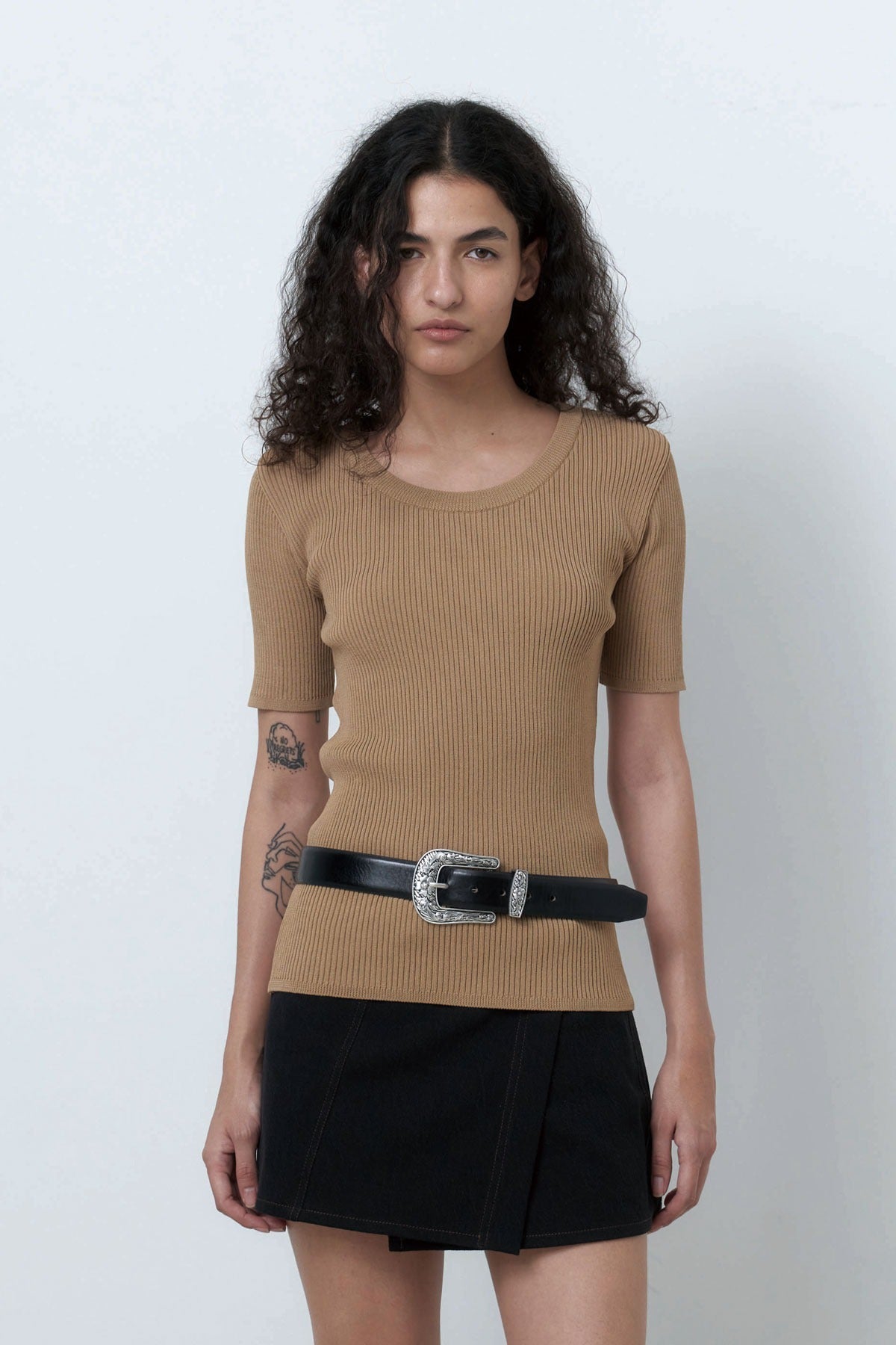ROUND NECK KNIT (4COLORS)