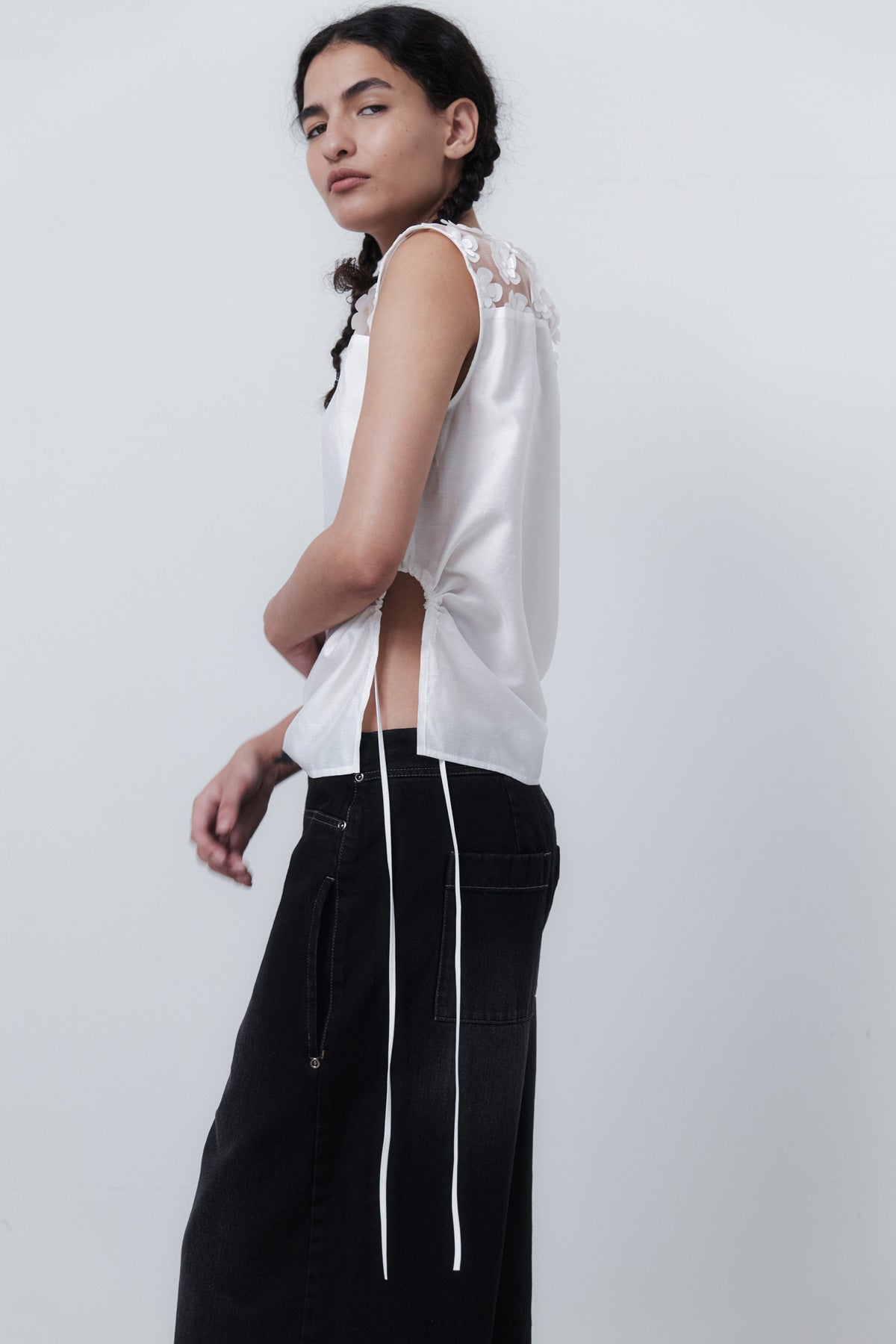 FLOWER VEST - WHITE