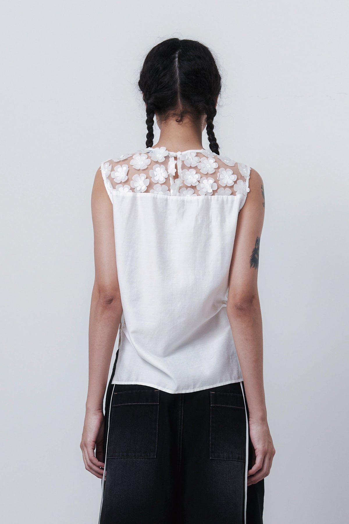 FLOWER VEST - WHITE