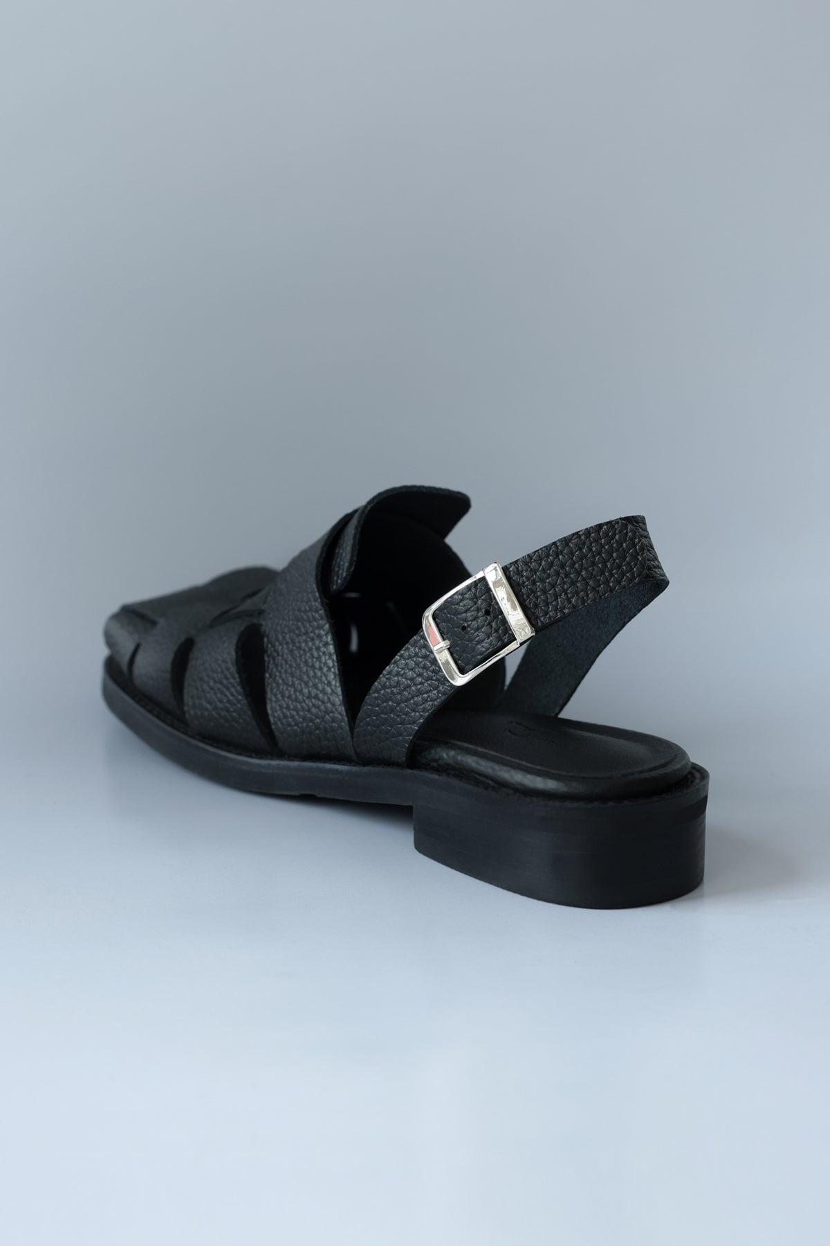 CUBE SANDAL - SHRUNKEN BLACK