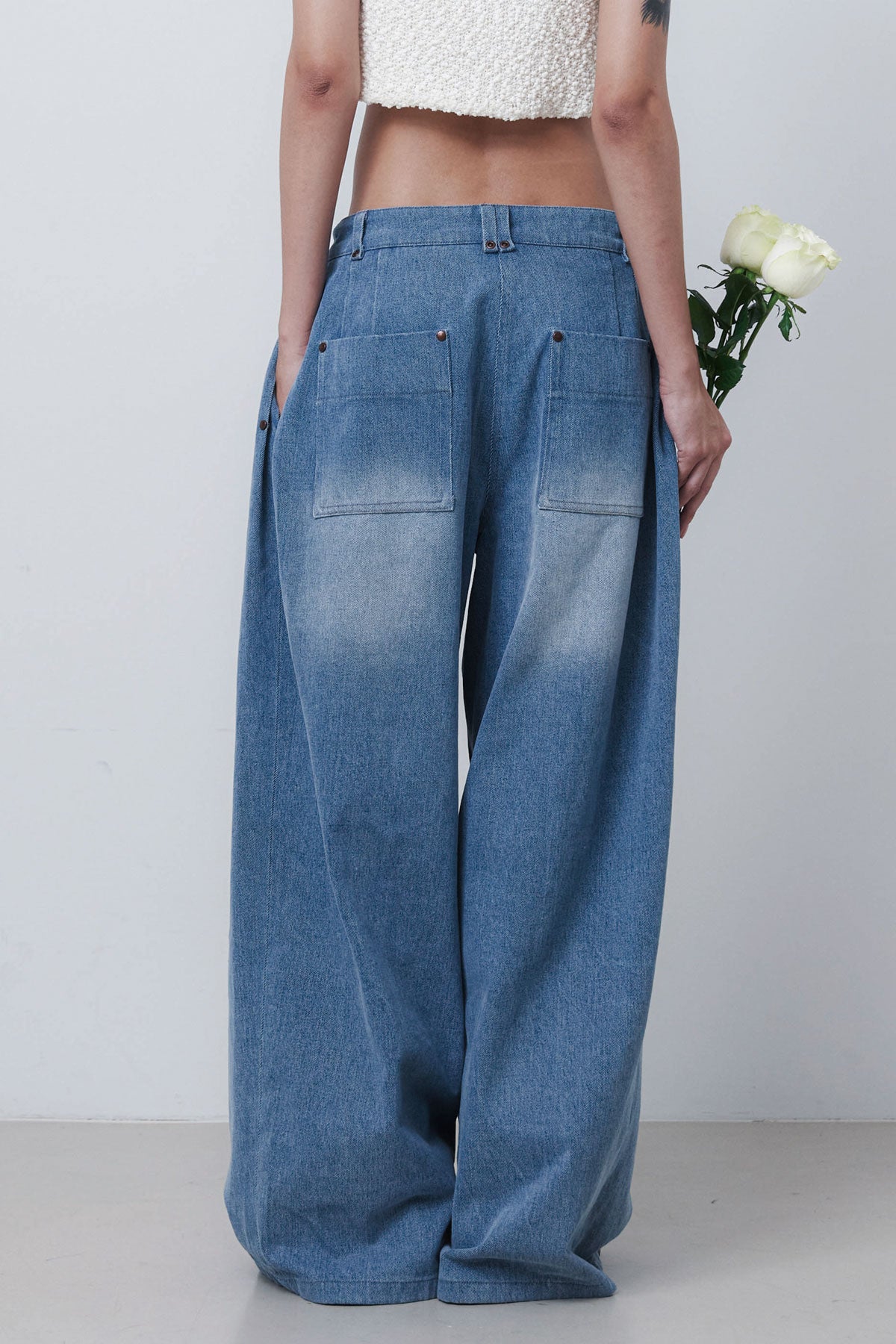 WIDE TUCK DENIM - WASHED BLUE