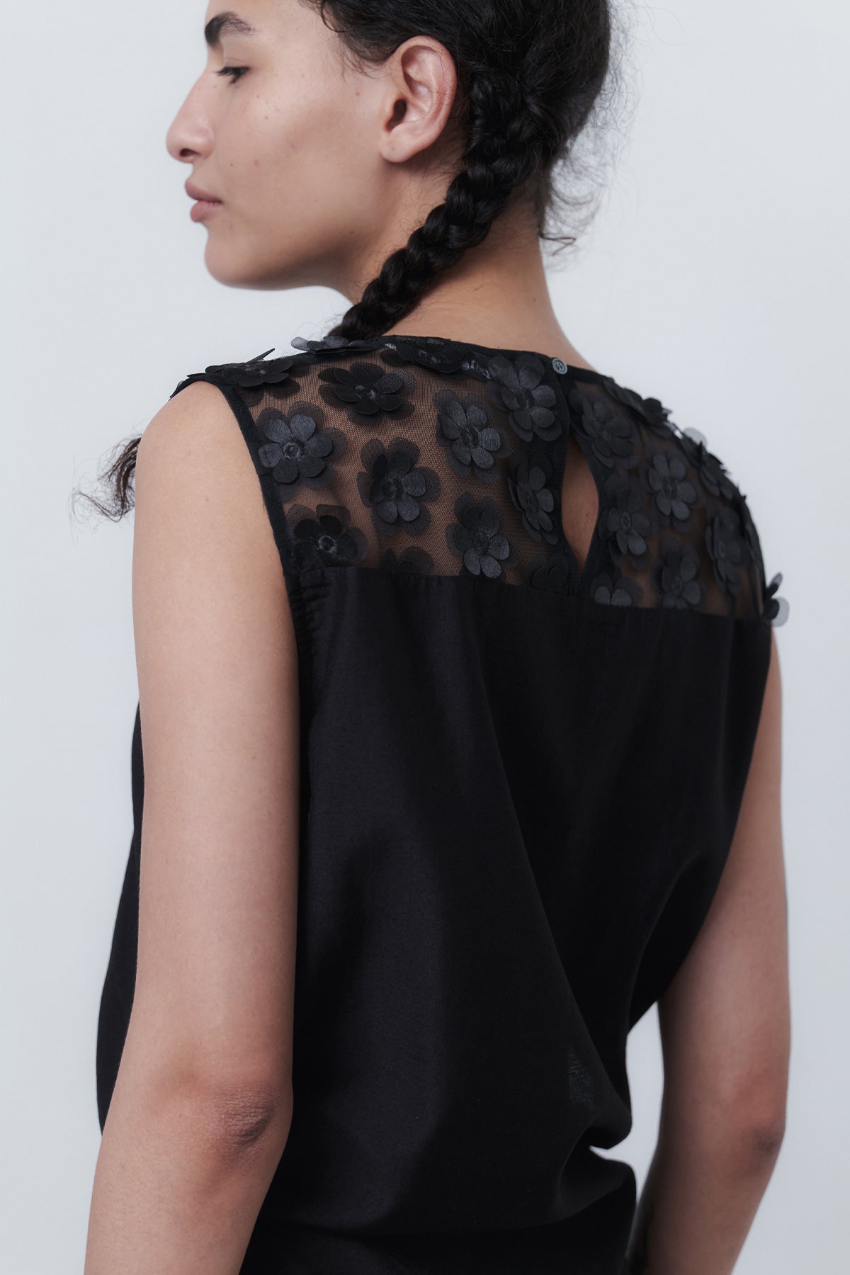 FLOWER VEST - BLACK