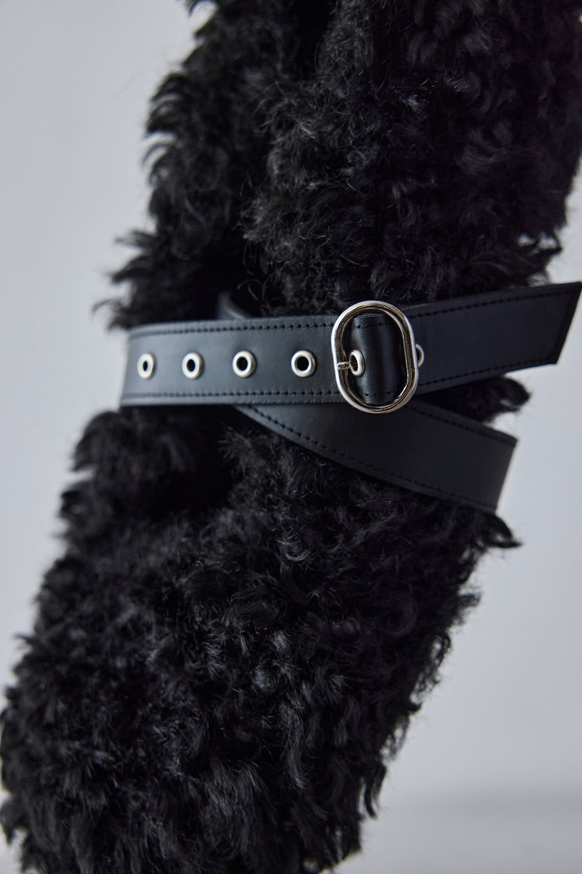 STRAP TOE FLAT - BLACK