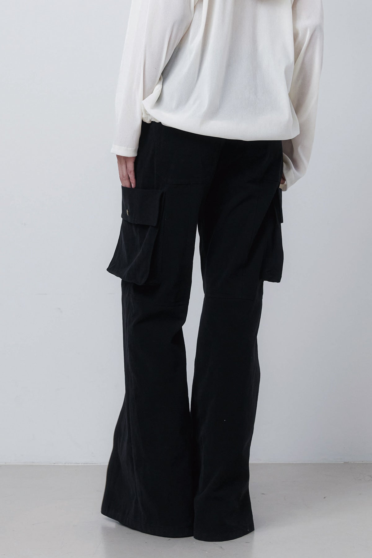 CARGO ZIP PANTS - BLACK