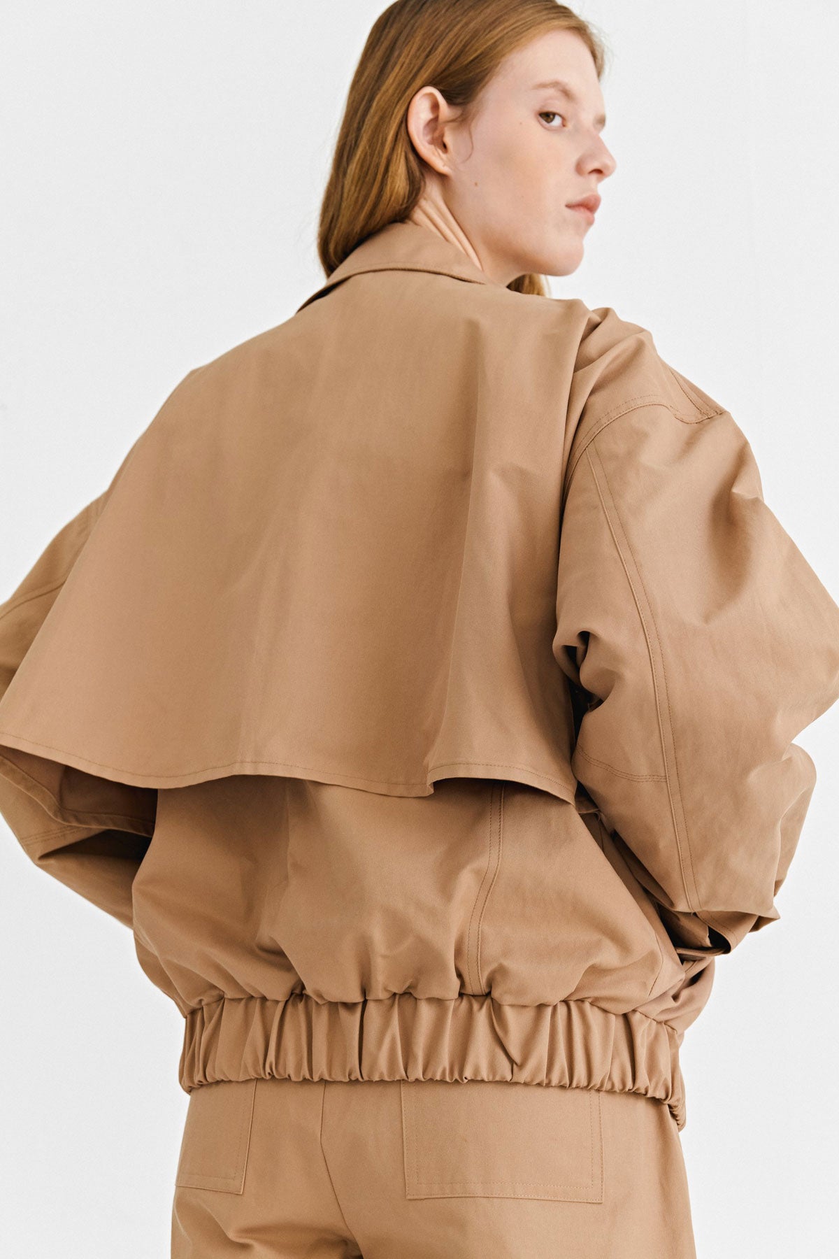FLARE BACK FLAP JACKET - BEIGE