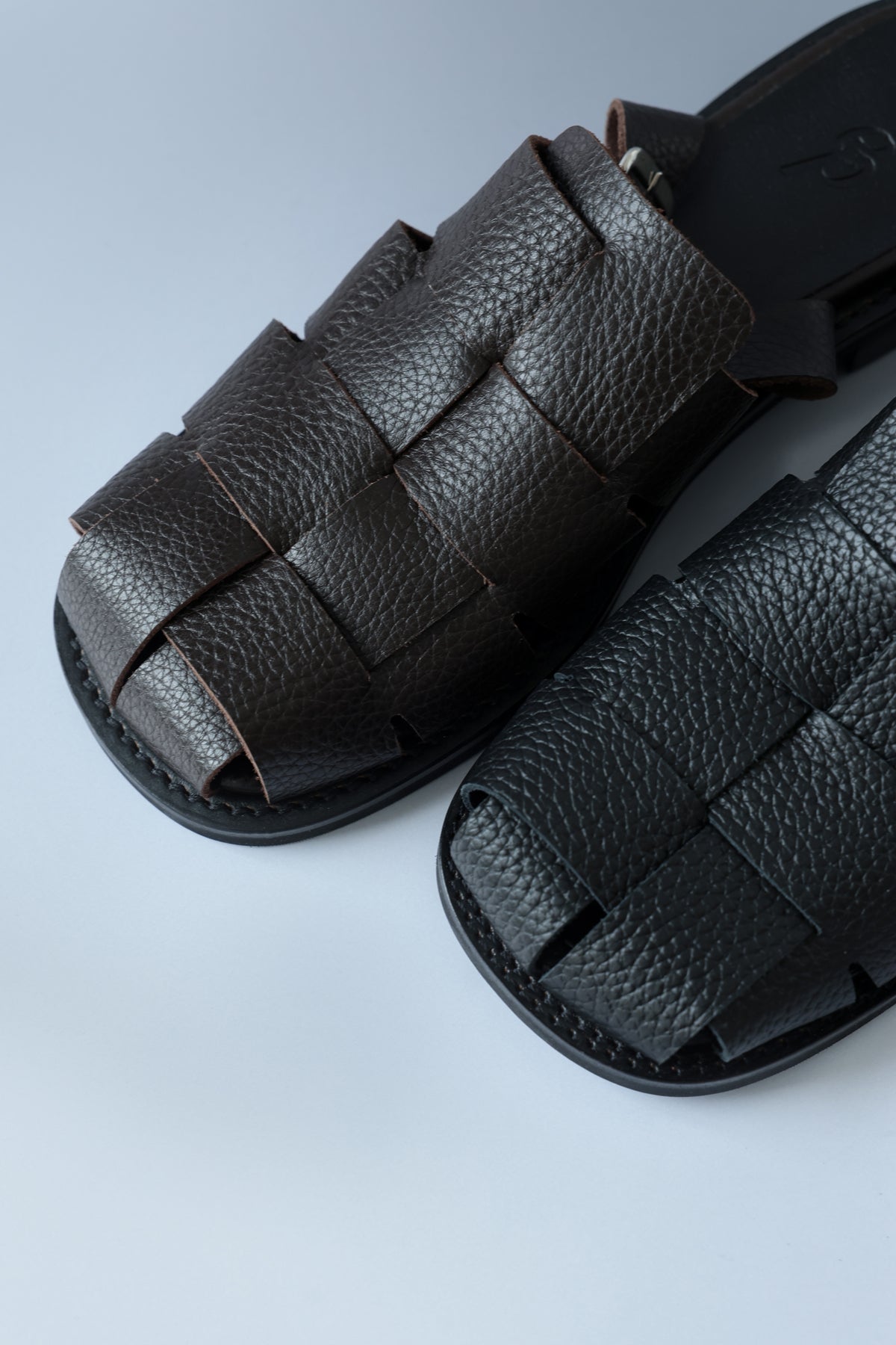 CUBE SANDAL - SHRUNKEN BLACK