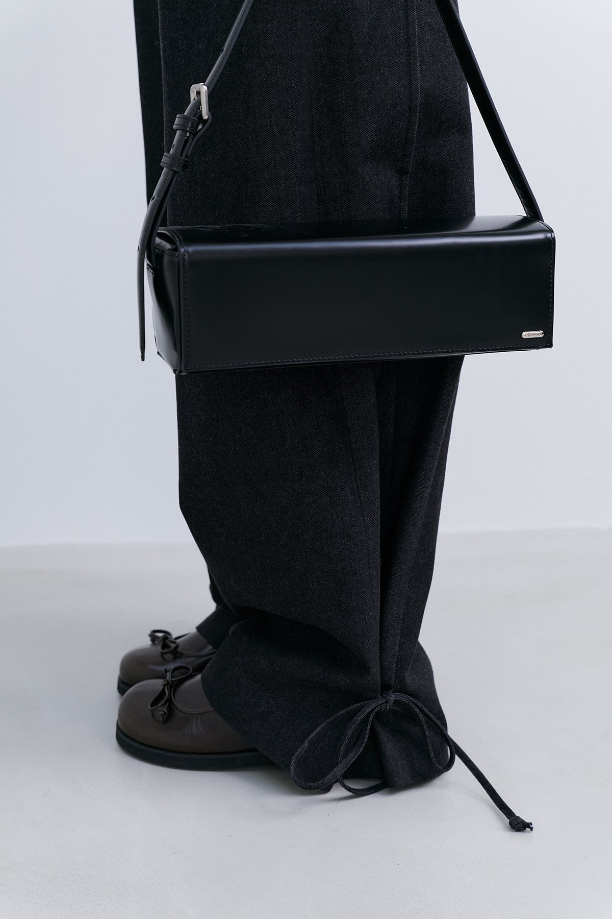 RIBBON DENIM PANTS - BLACK