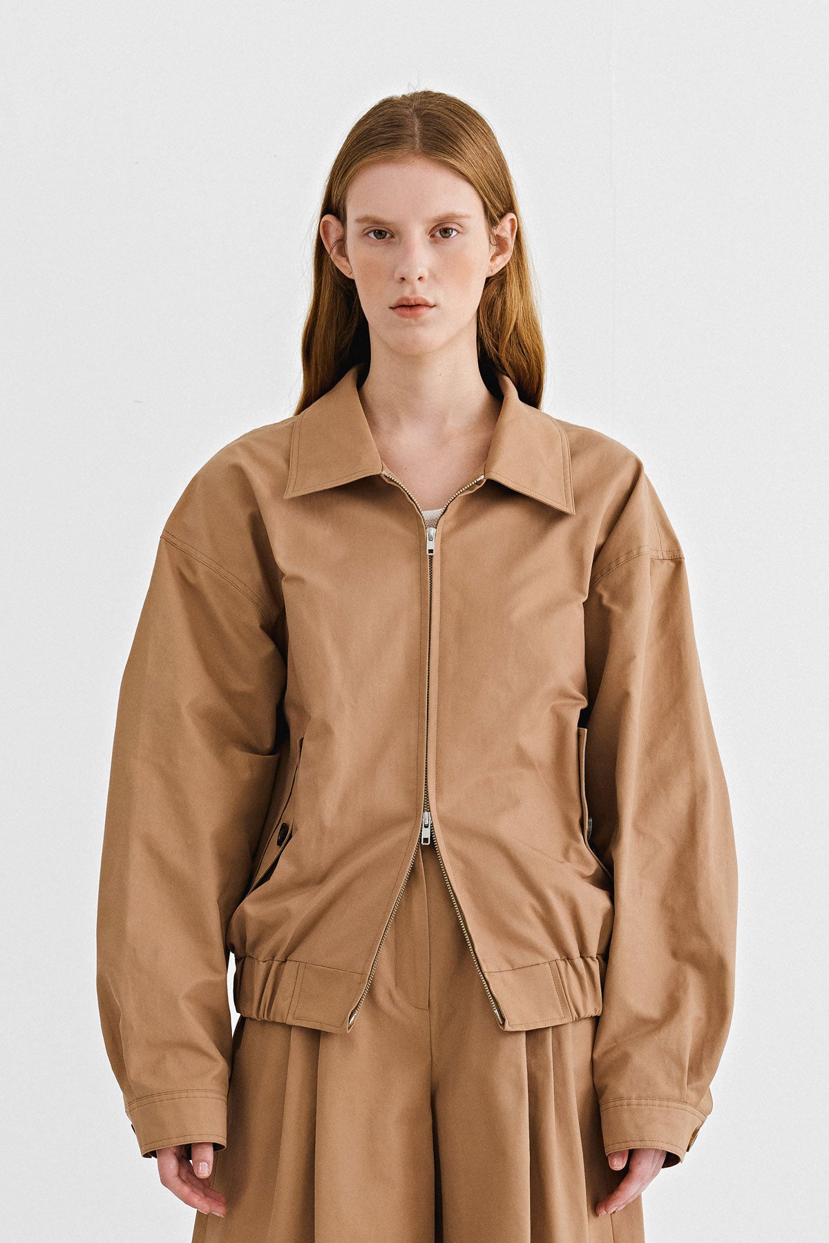 FLARE BACK FLAP JACKET - BEIGE