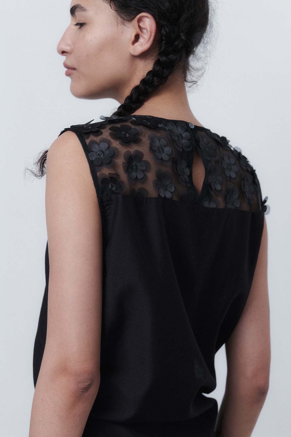 FLOWER VEST - BLACK