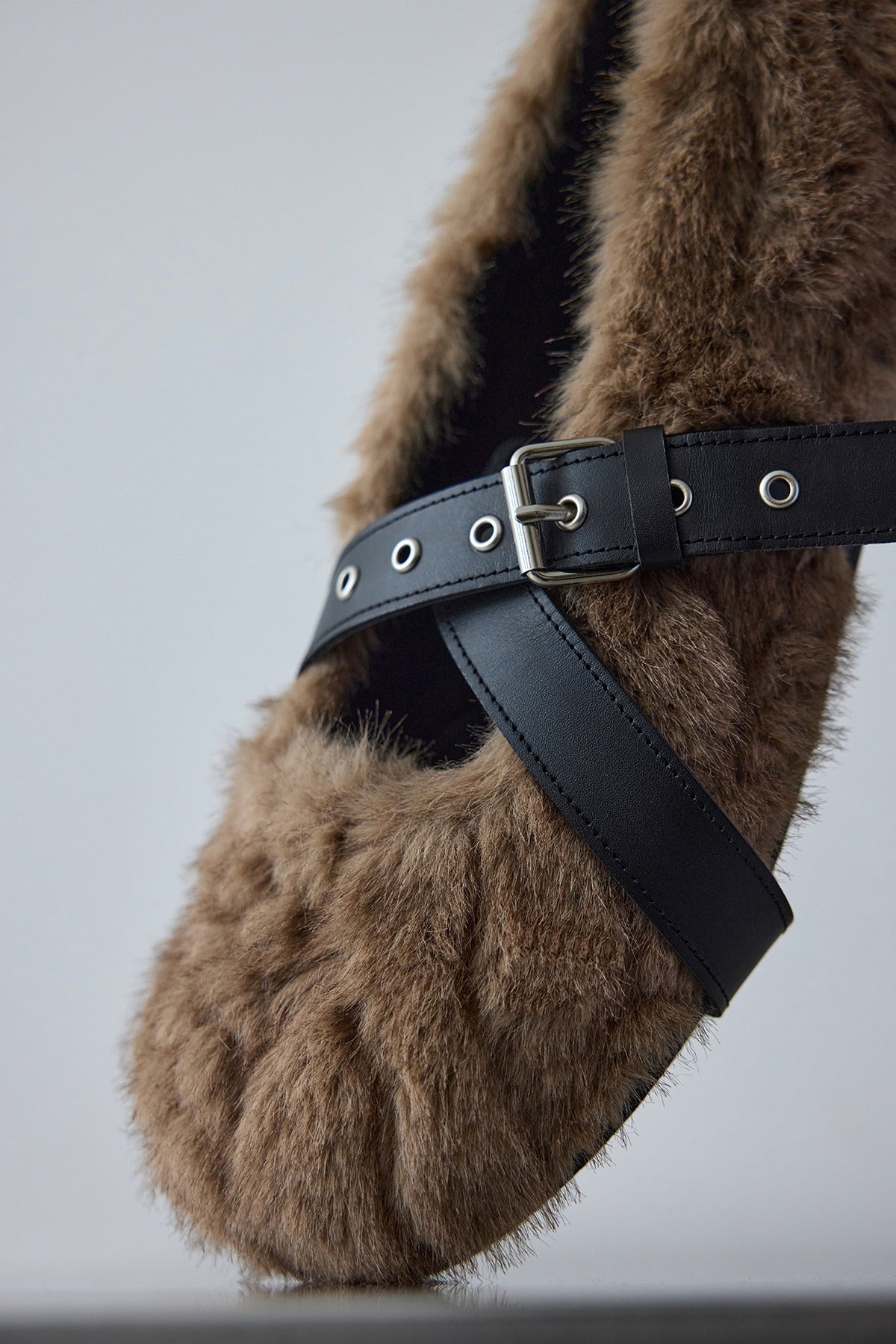 STRAP TOE FLAT - KNITTED FUR