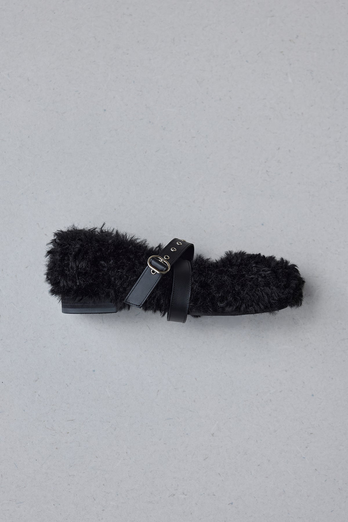 STRAP TOE FLAT - BLACK
