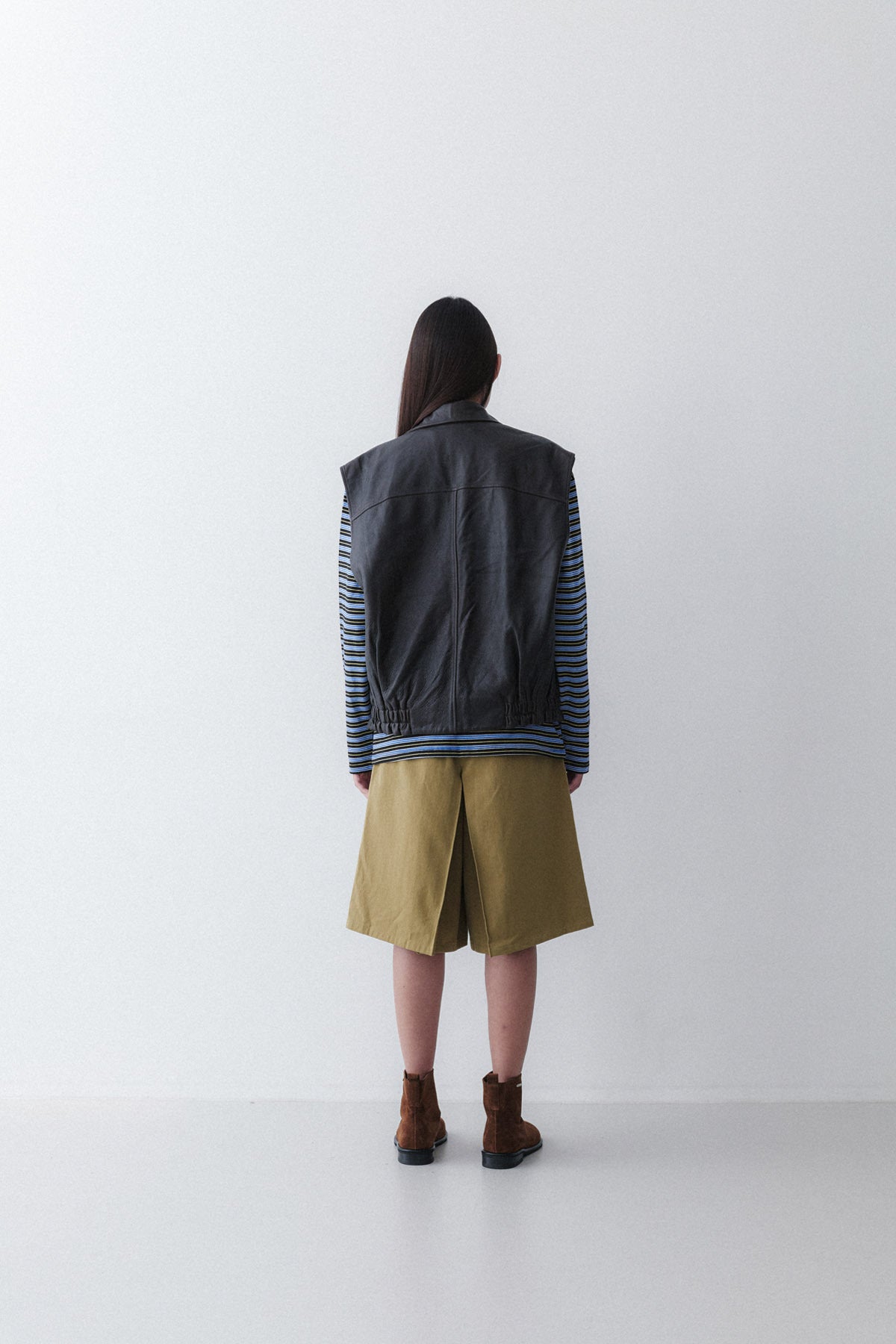 LEATHER VEST - BROWN