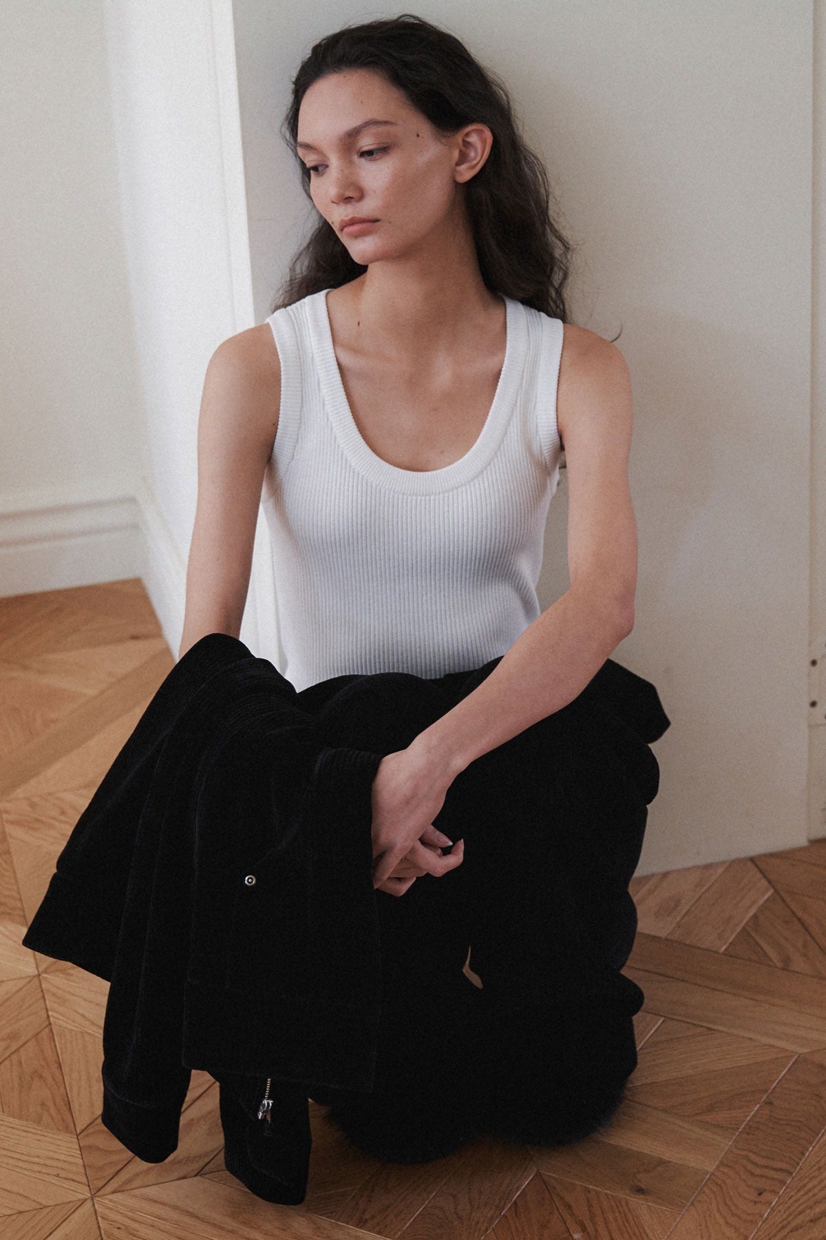 ROUND NECK KNIT (4COLORS)