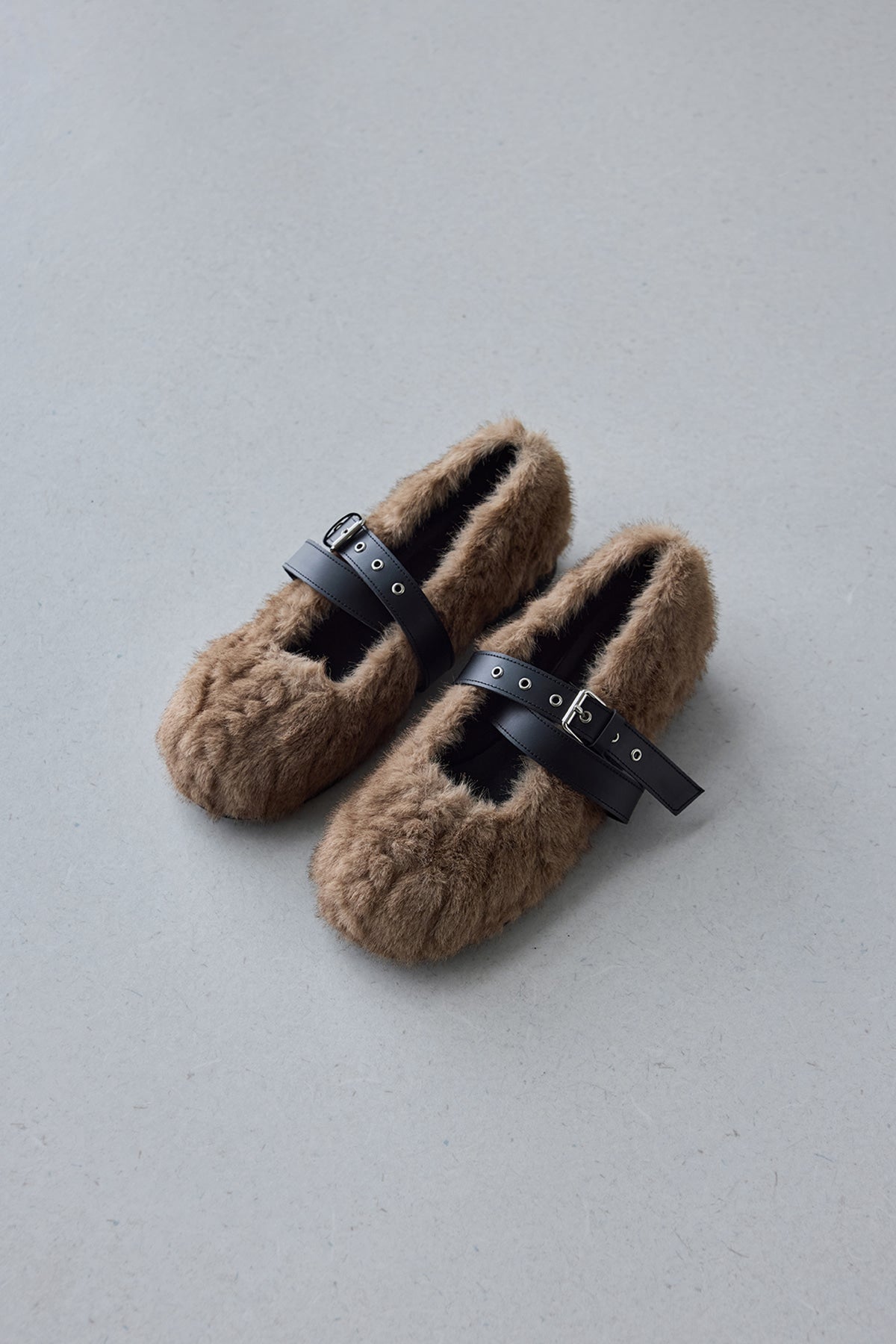 STRAP TOE FLAT - KNITTED FUR
