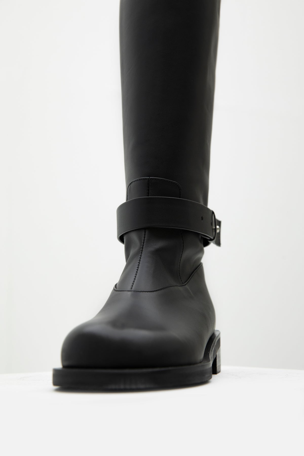 BELTED ANGT BOOTS LONG (2COLORS)
