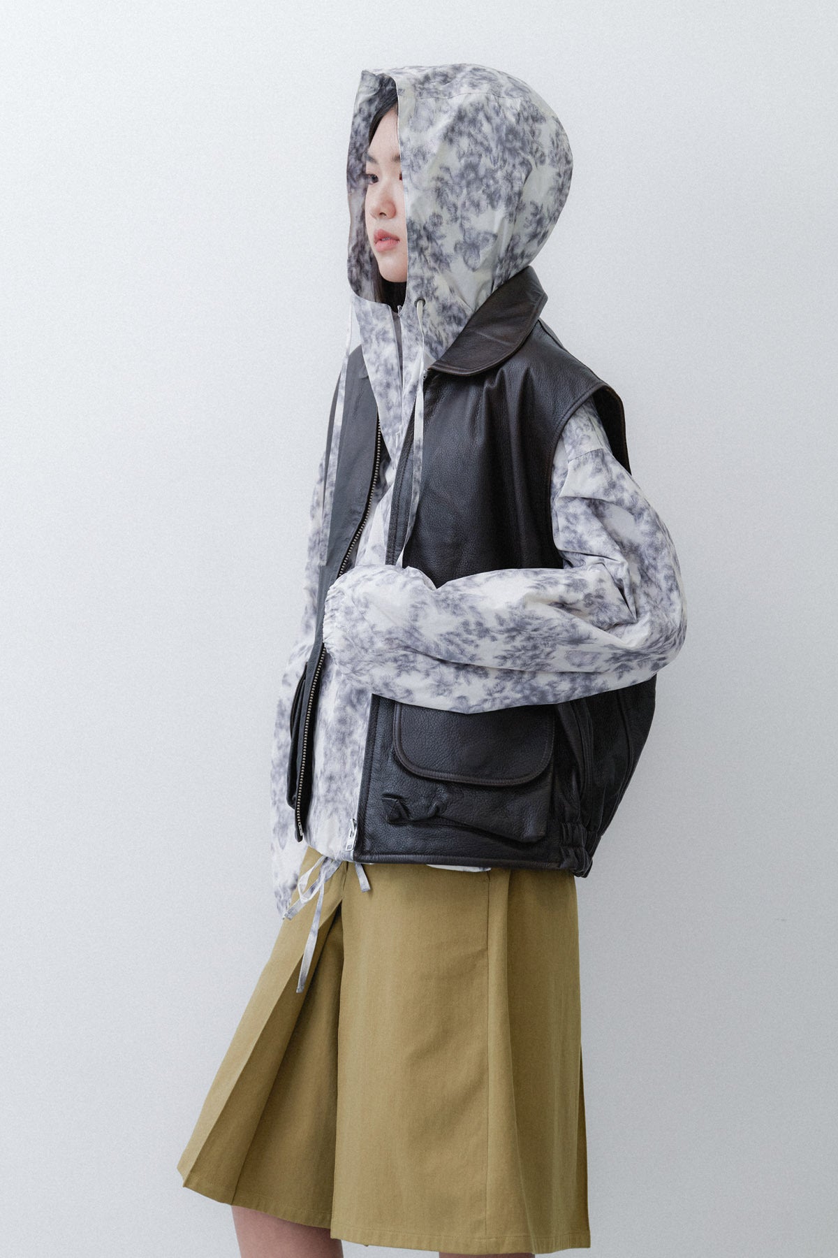 FLOWER WINDBREAKER - GREY