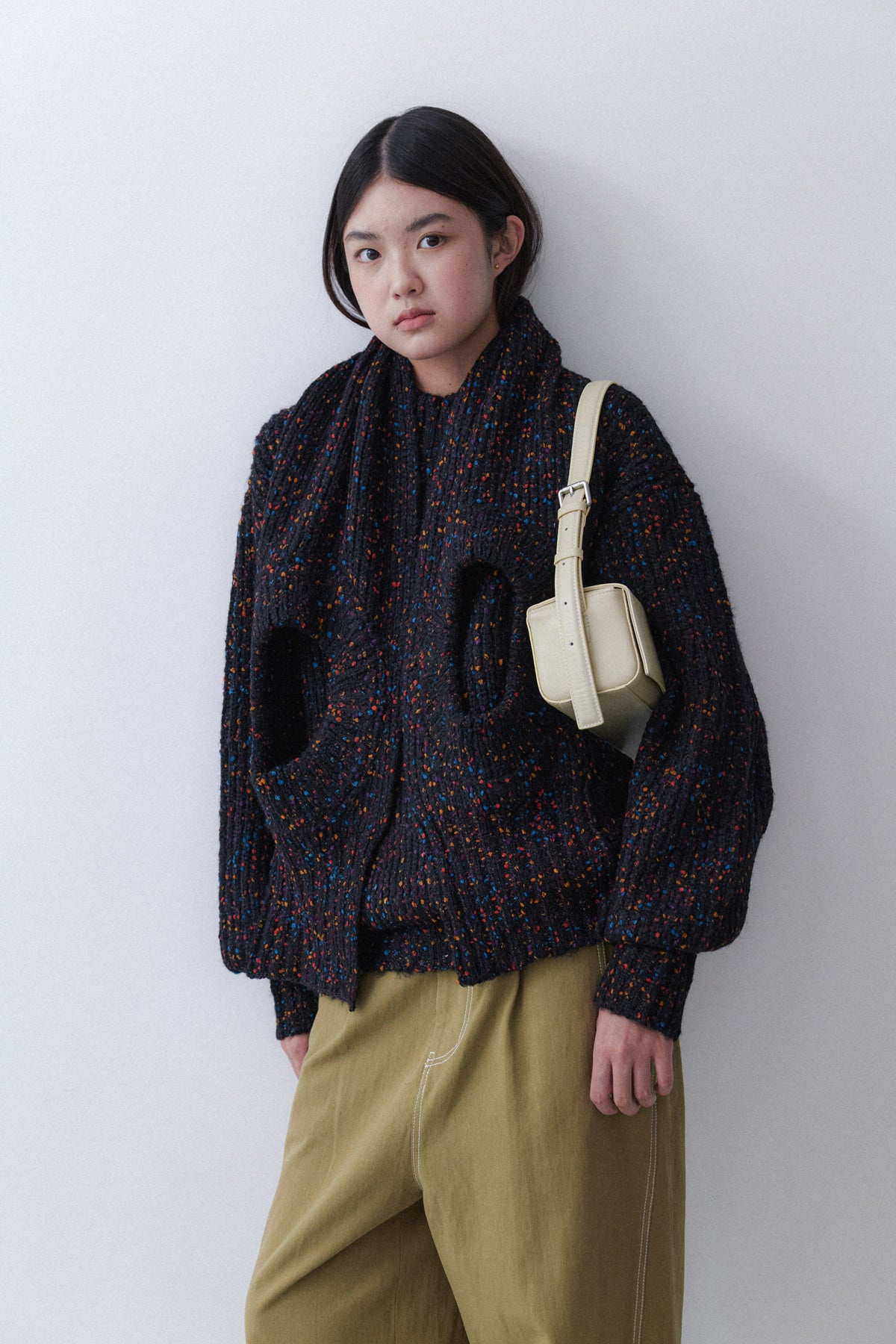 DOUGHNUT KNIT - BLACK