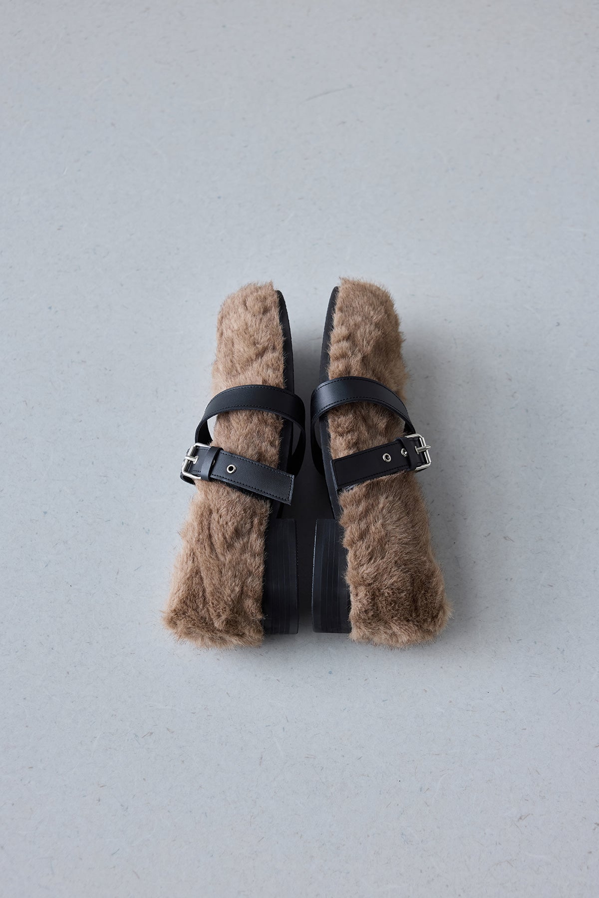 STRAP TOE FLAT - KNITTED FUR