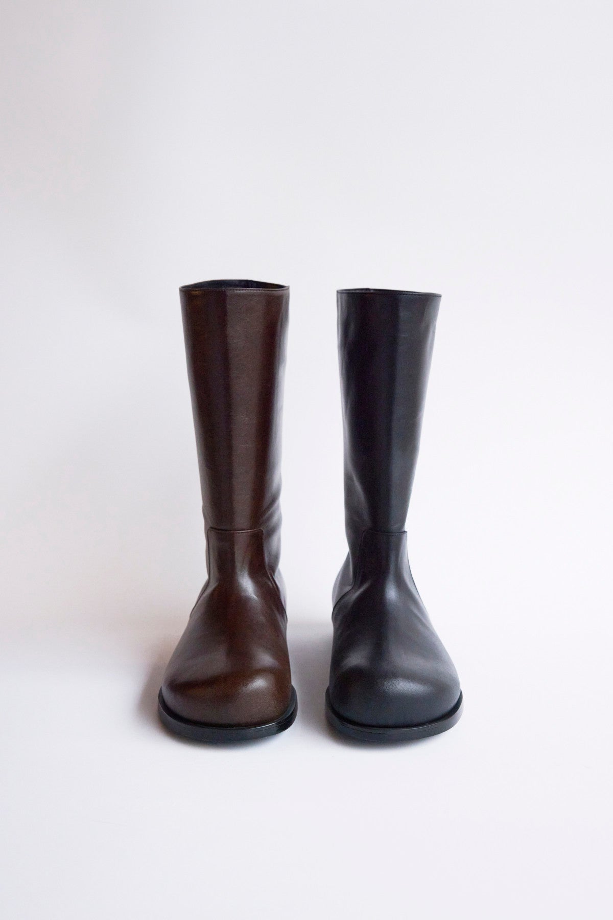 DUMPLING MIDDLE BOOTS - BLACK