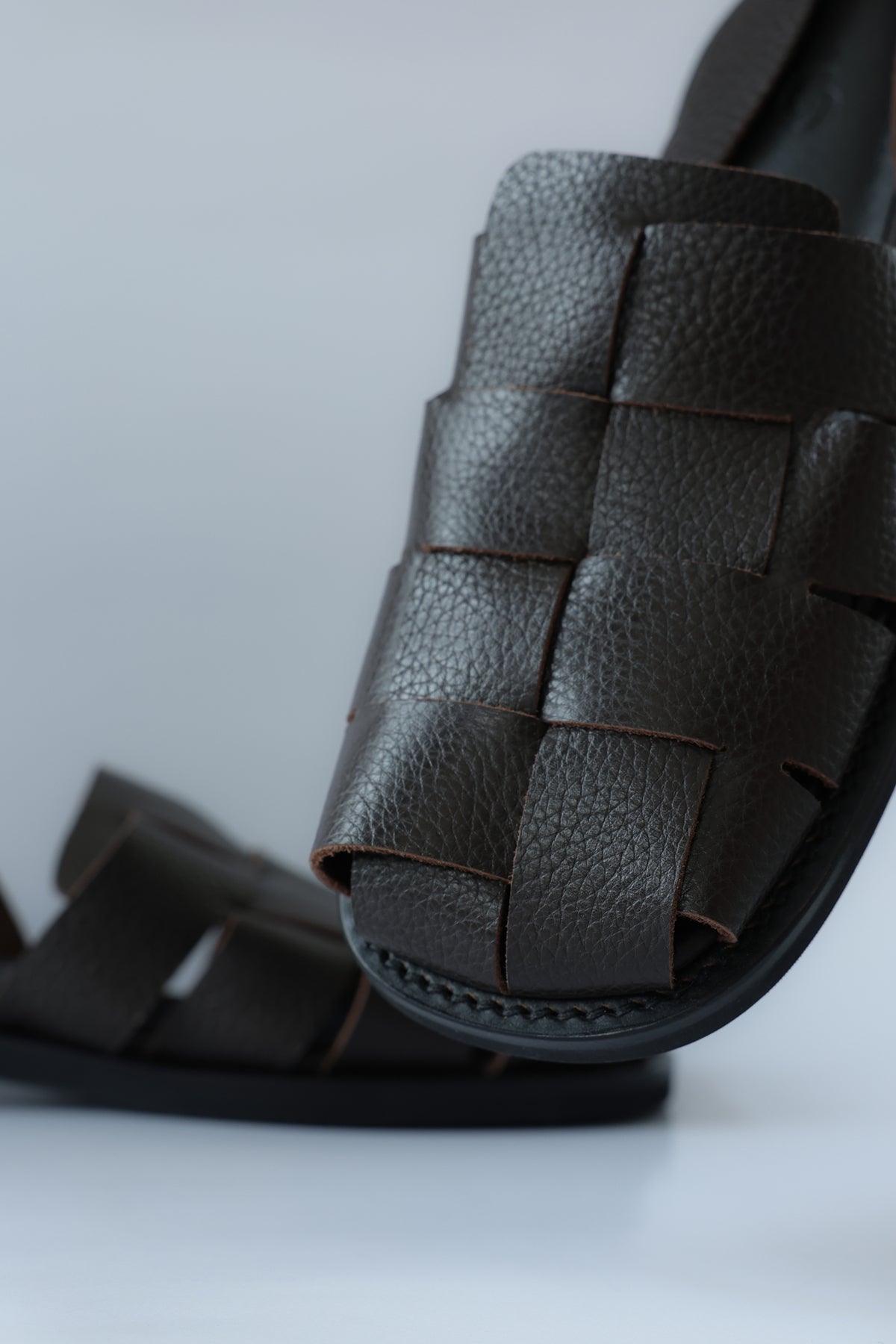CUBE SANDAL - SHRUNKEN BROWN