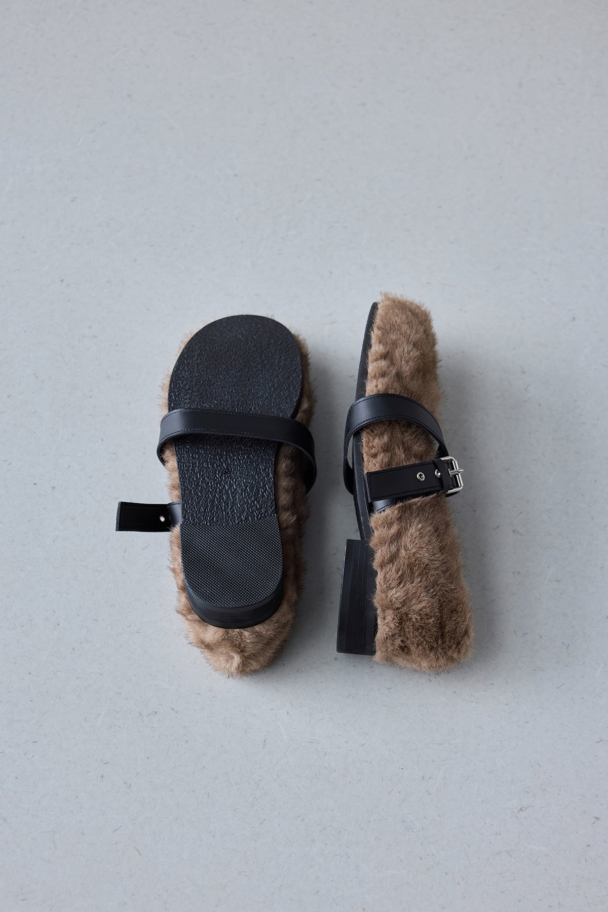 STRAP TOE FLAT - KNITTED FUR
