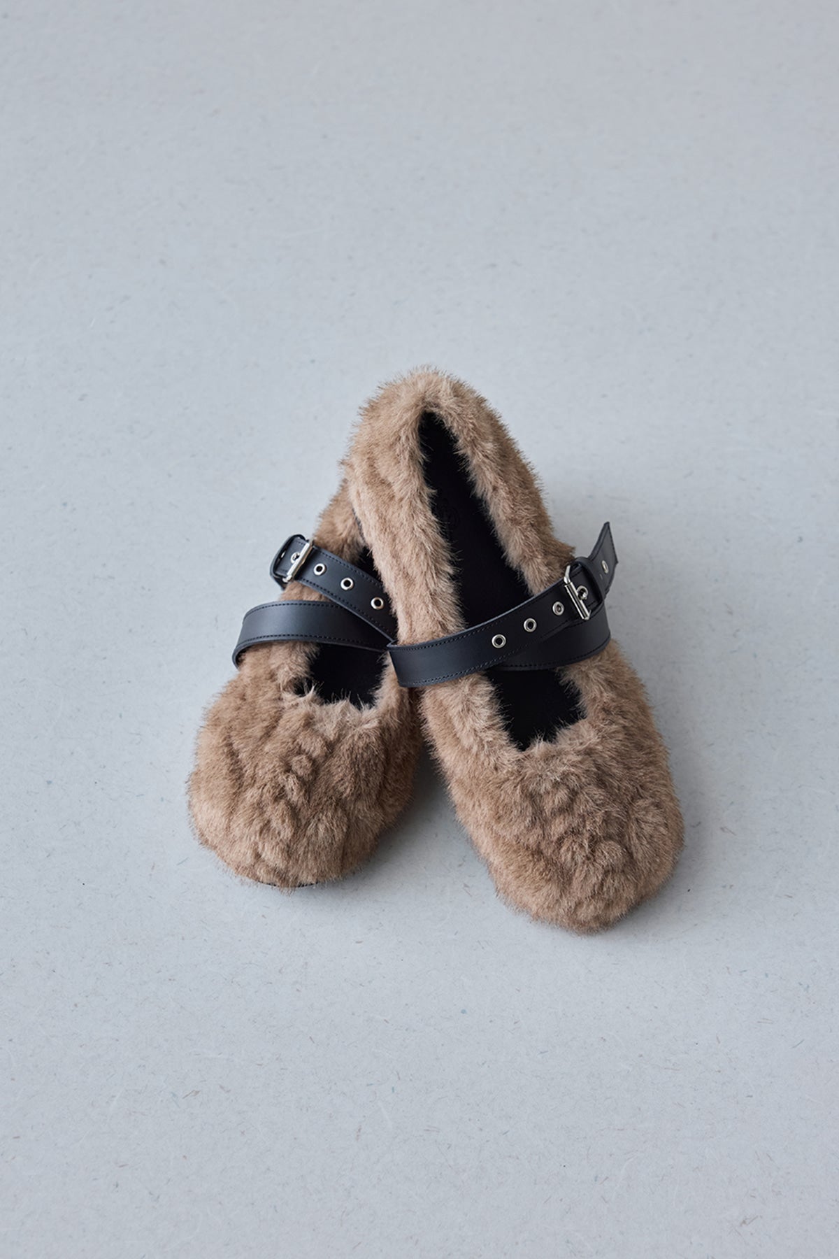 STRAP TOE FLAT - KNITTED FUR