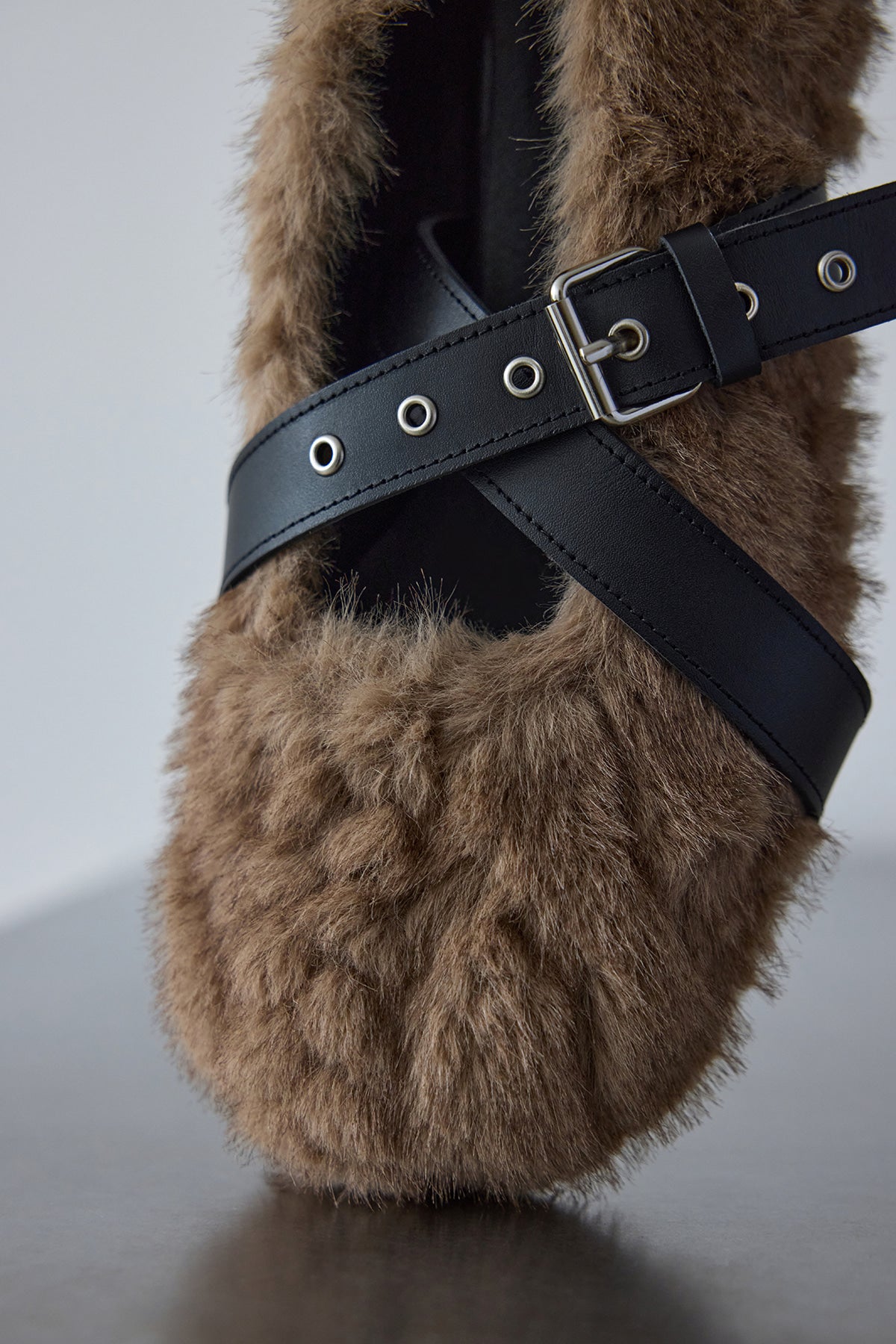 STRAP TOE FLAT - KNITTED FUR