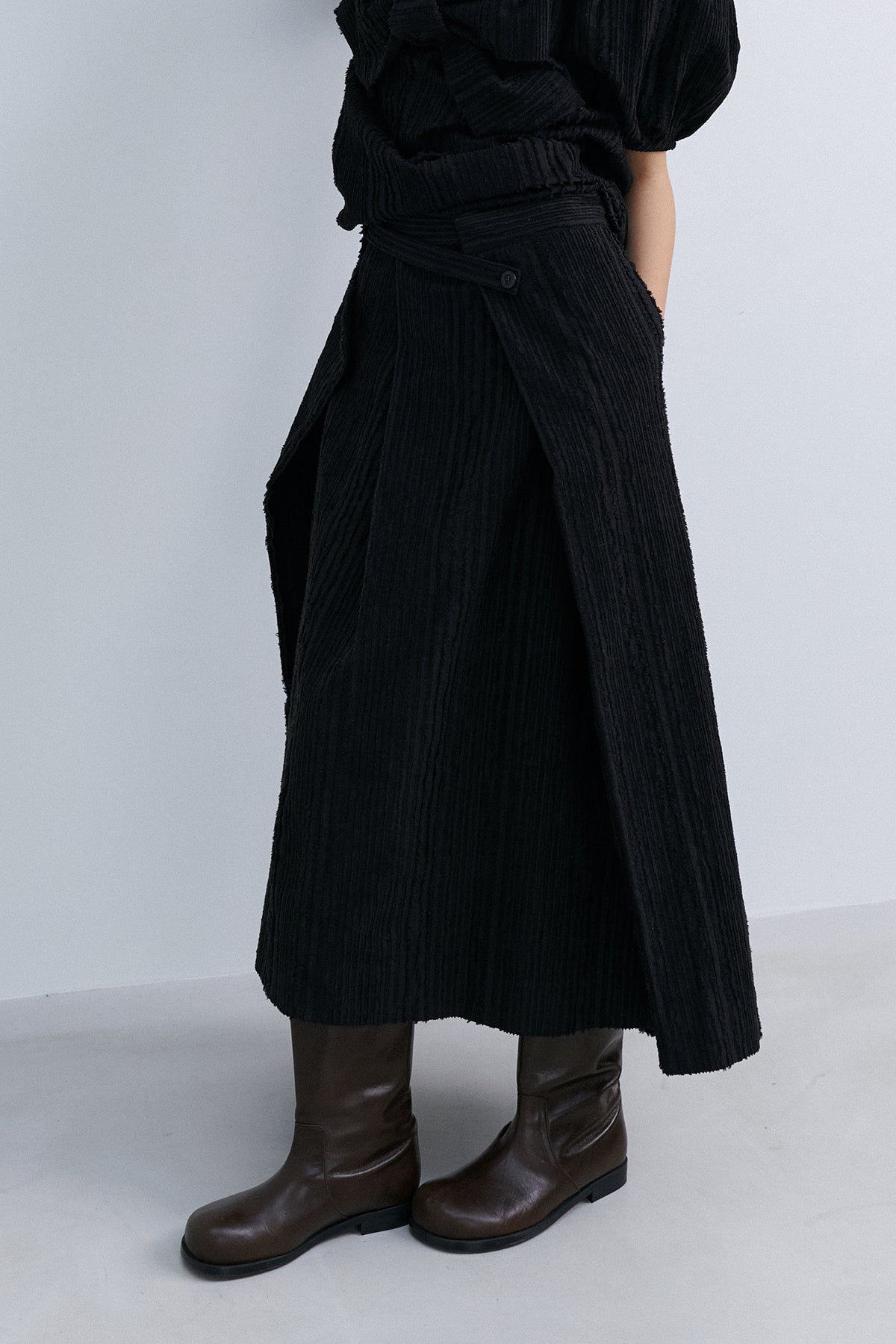 ORIGAMI WRAP SKIRT - BLACK