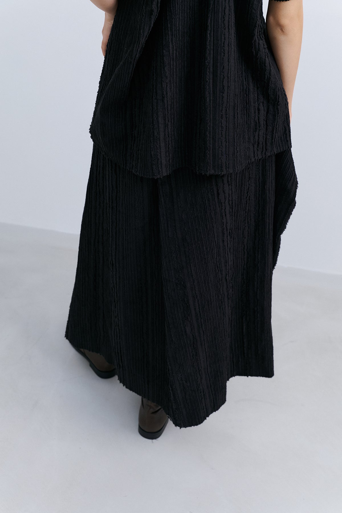 ORIGAMI WRAP SKIRT - BLACK