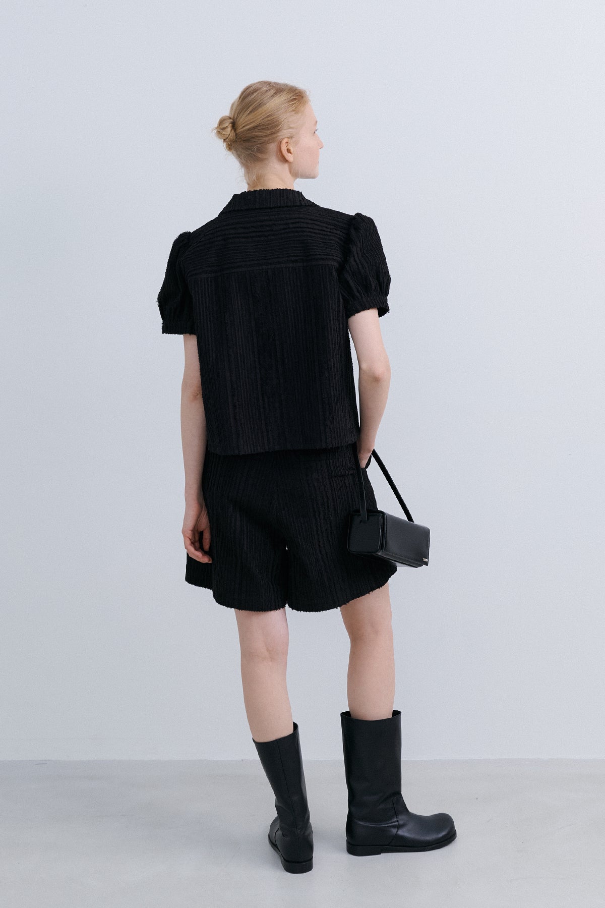 ORIGAMI RIBBON CROP SHIRT - BLACK