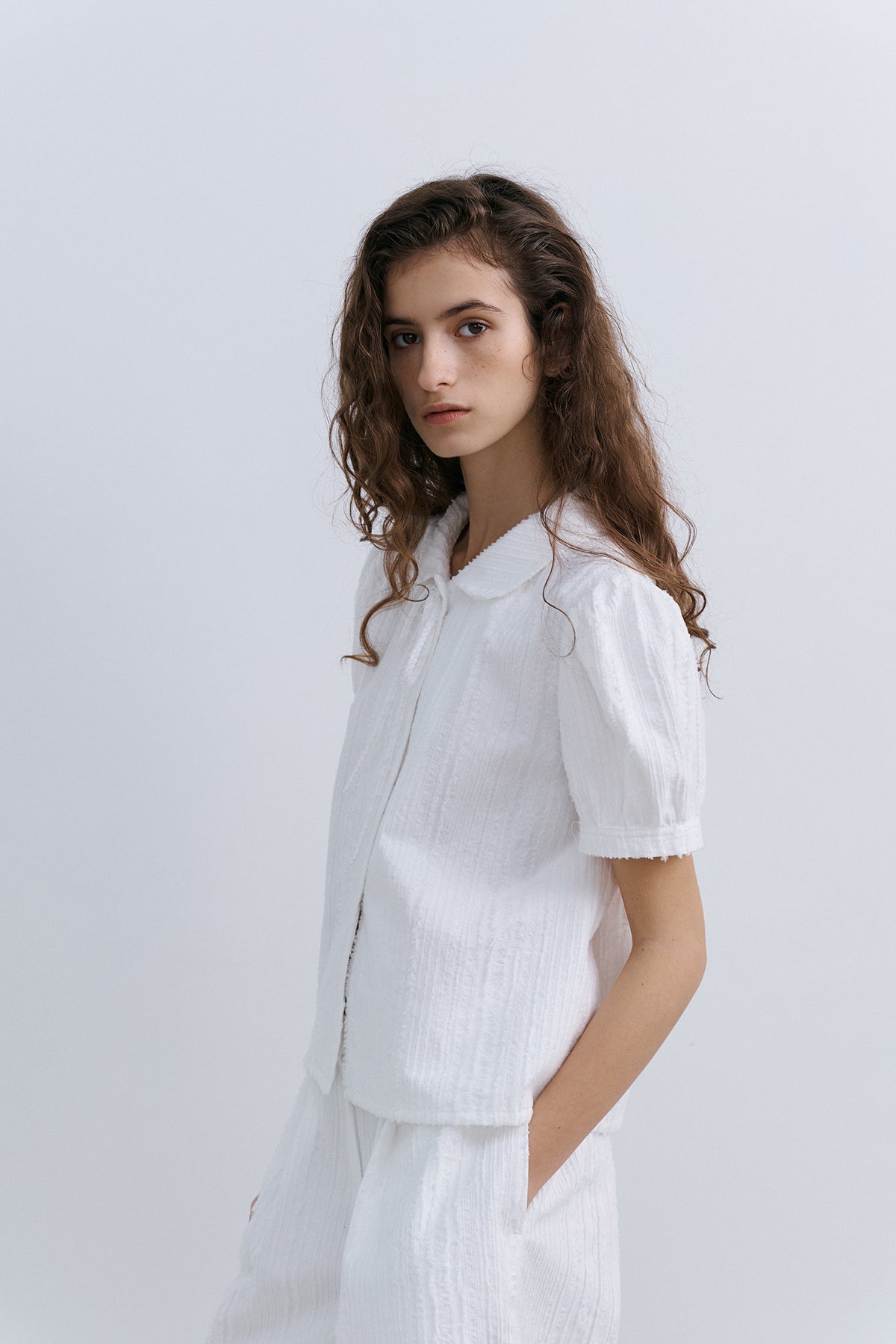 ORIGAMI RIBBON CROP SHIRT - WHITE