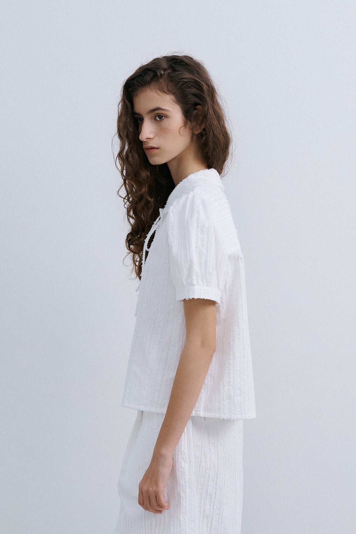 ORIGAMI RIBBON CROP SHIRT - WHITE