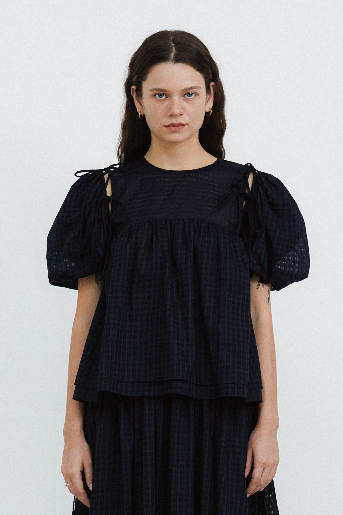 RIBBON BLOUSE - NAVY