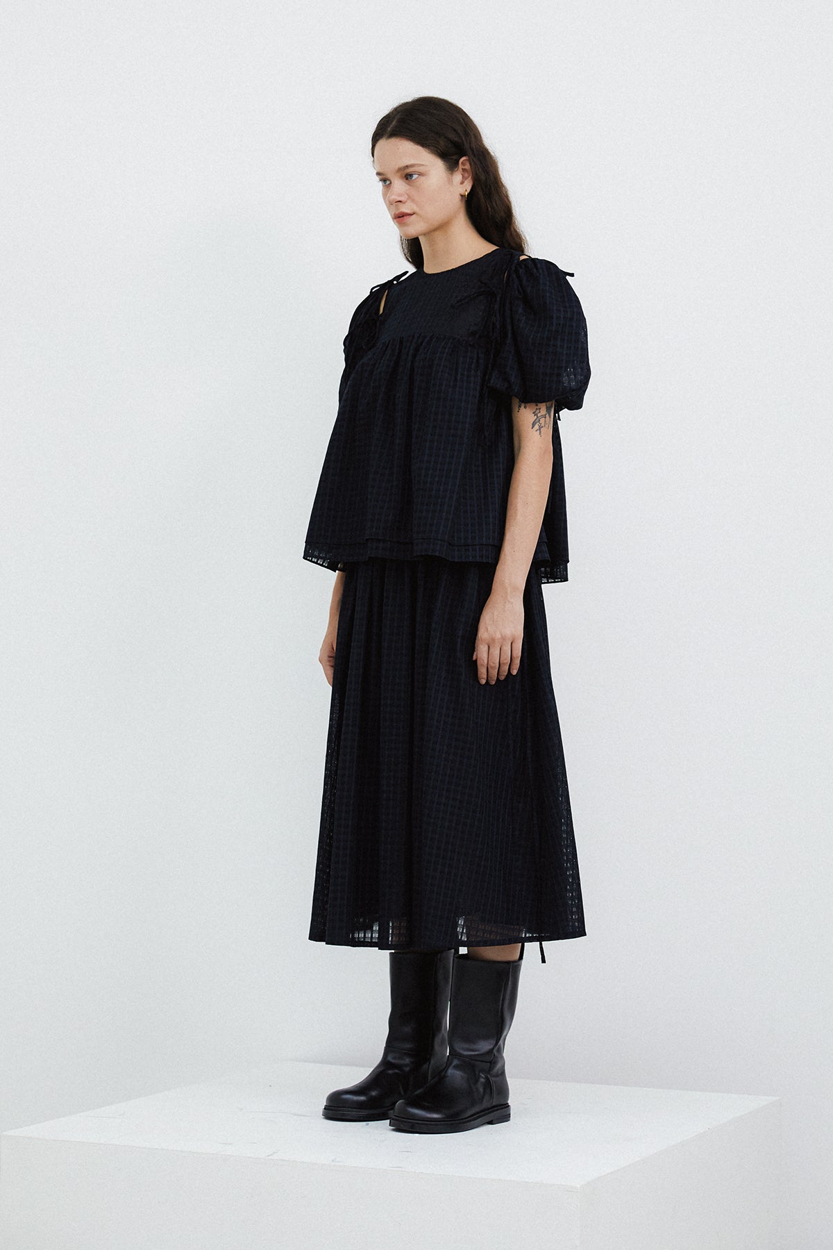 RIBBON BLOUSE - NAVY