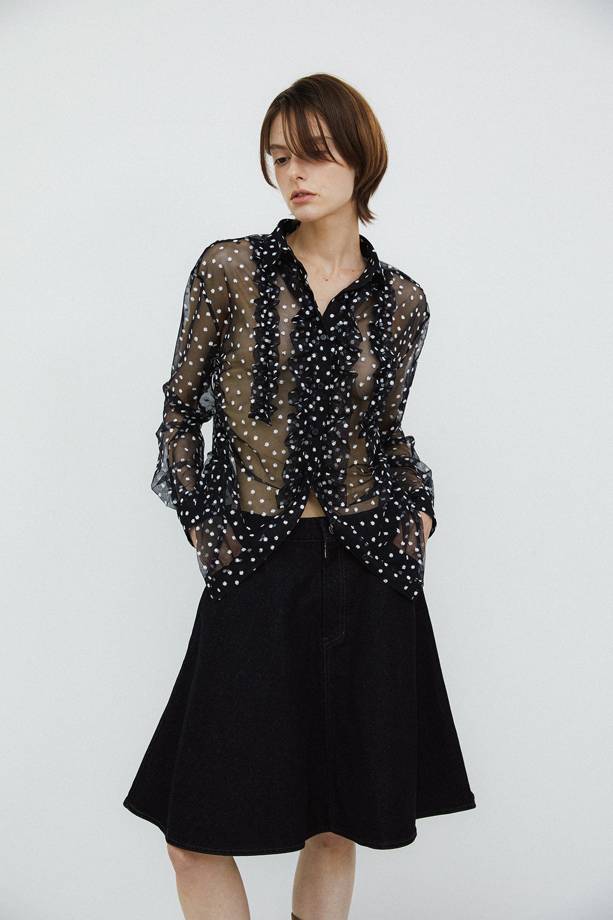 SHIRRING FRILL BLOUSE - BLACK