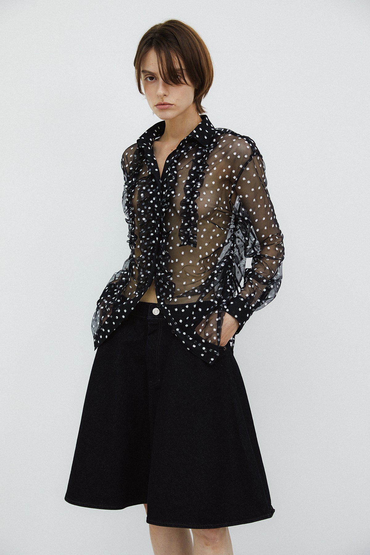 SHIRRING FRILL BLOUSE - BLACK