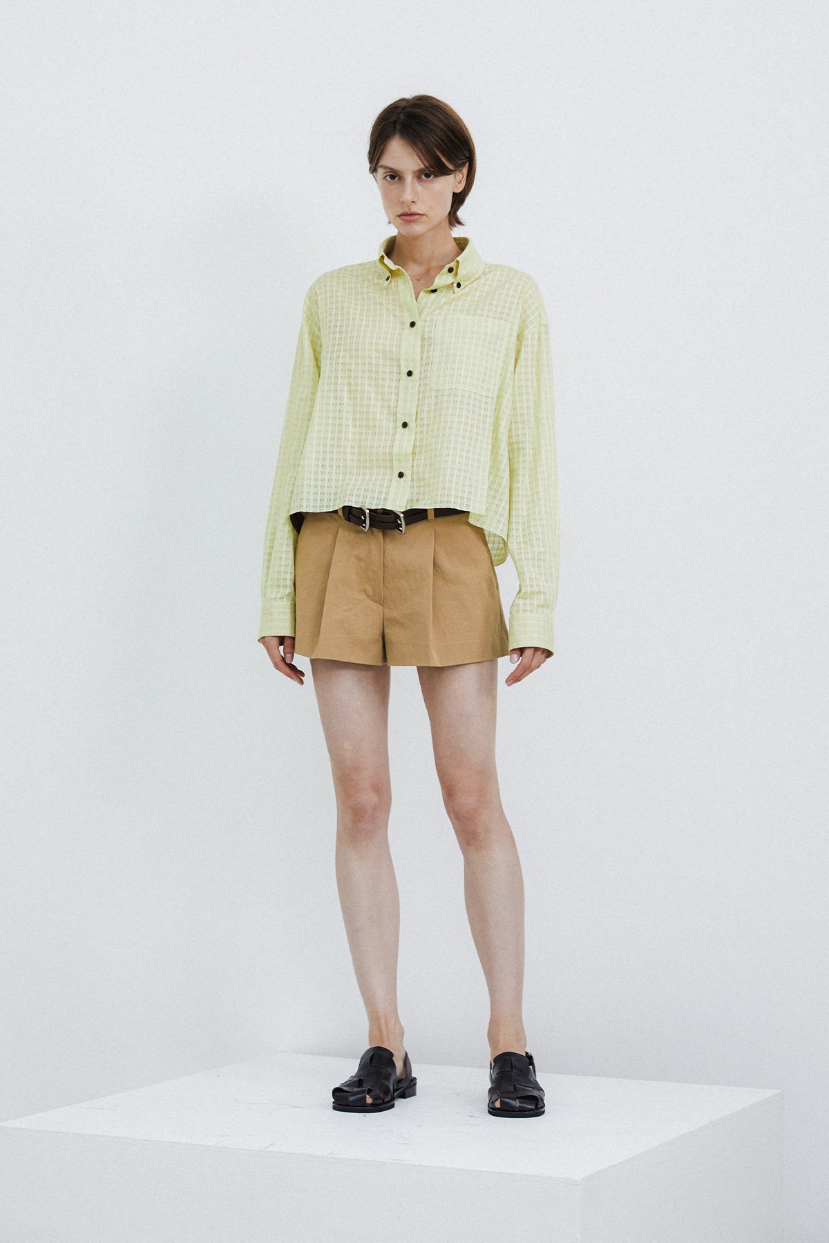 PLEATED SHORT PANTS - AMBER HAZE