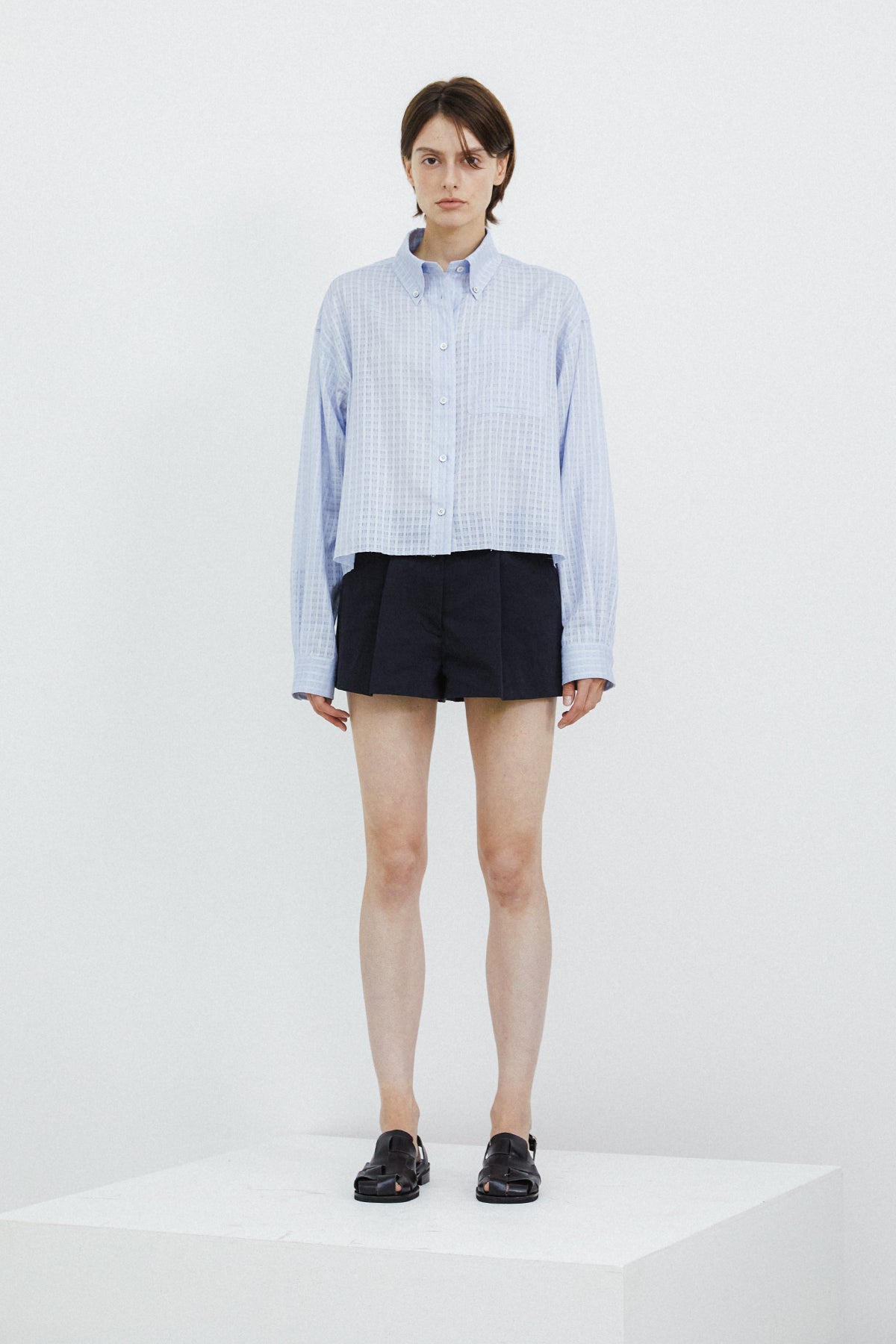 PLEATED SHORT PANTS - NAVY