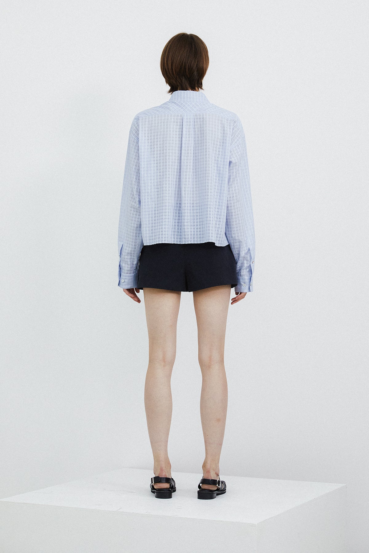 PLEATED SHORT PANTS - NAVY