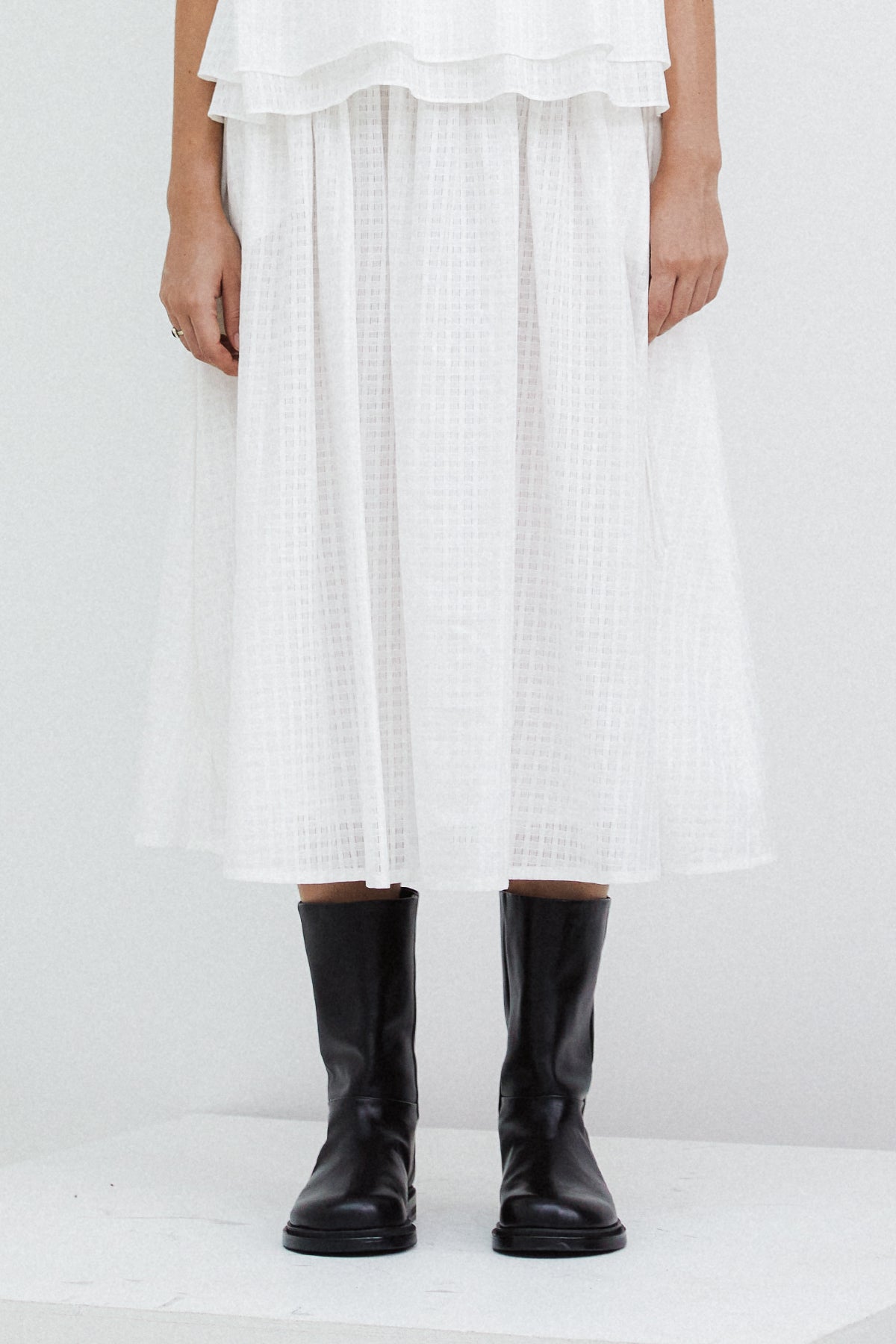 RIBBON SHIRRING SKIRT - WHITE