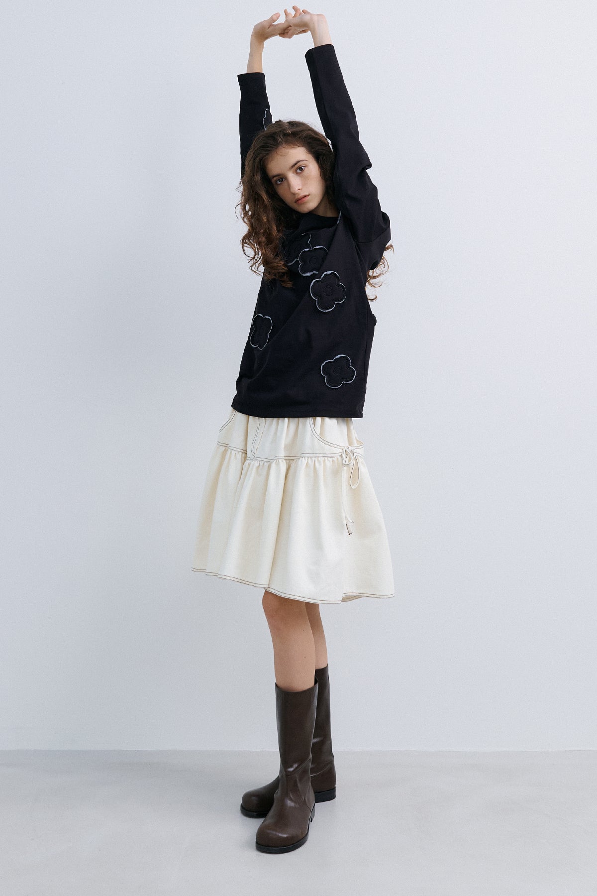 CUSION APLIQUE TOP - BLACK