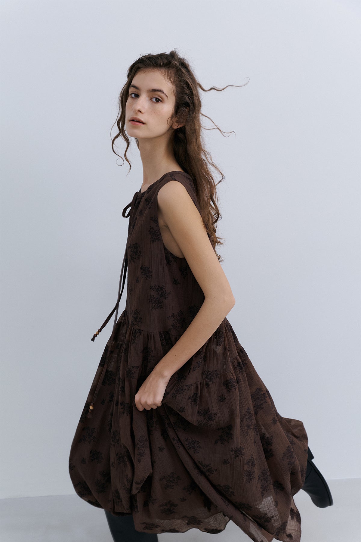 LEAF HALTER DRESS - BROWN