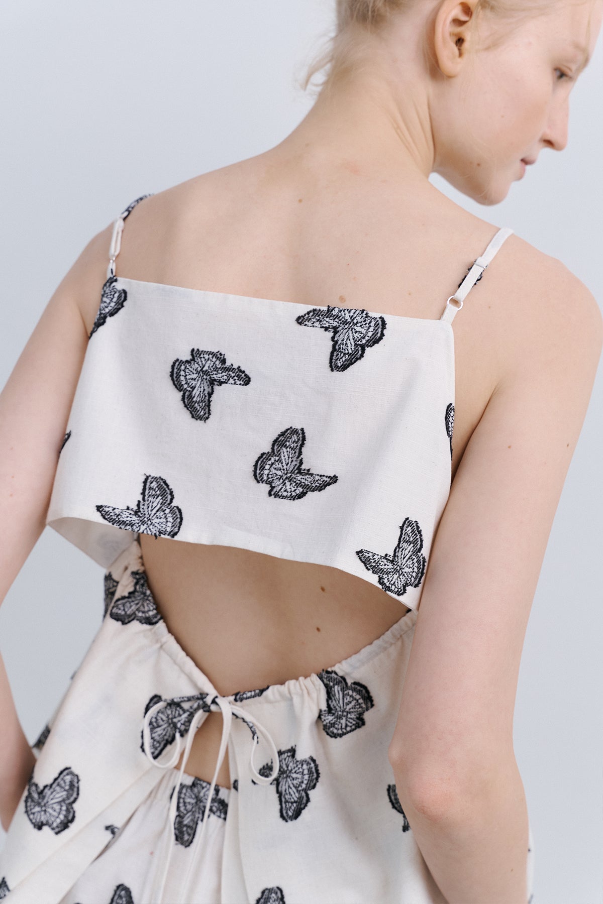 SLIM TIE BLOUSE - IVORY