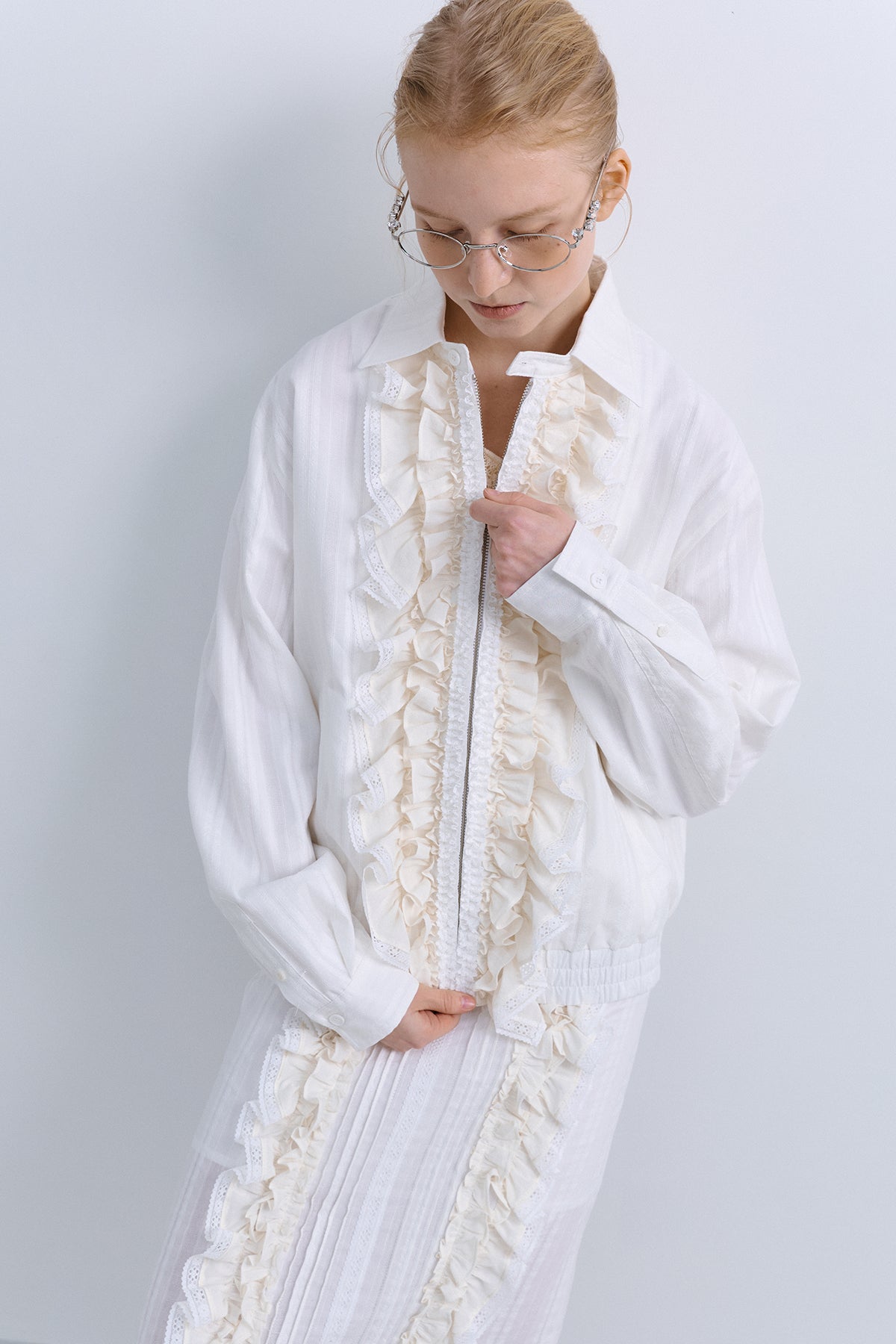 FLOWER RUFFLE BOMBER - IVORY