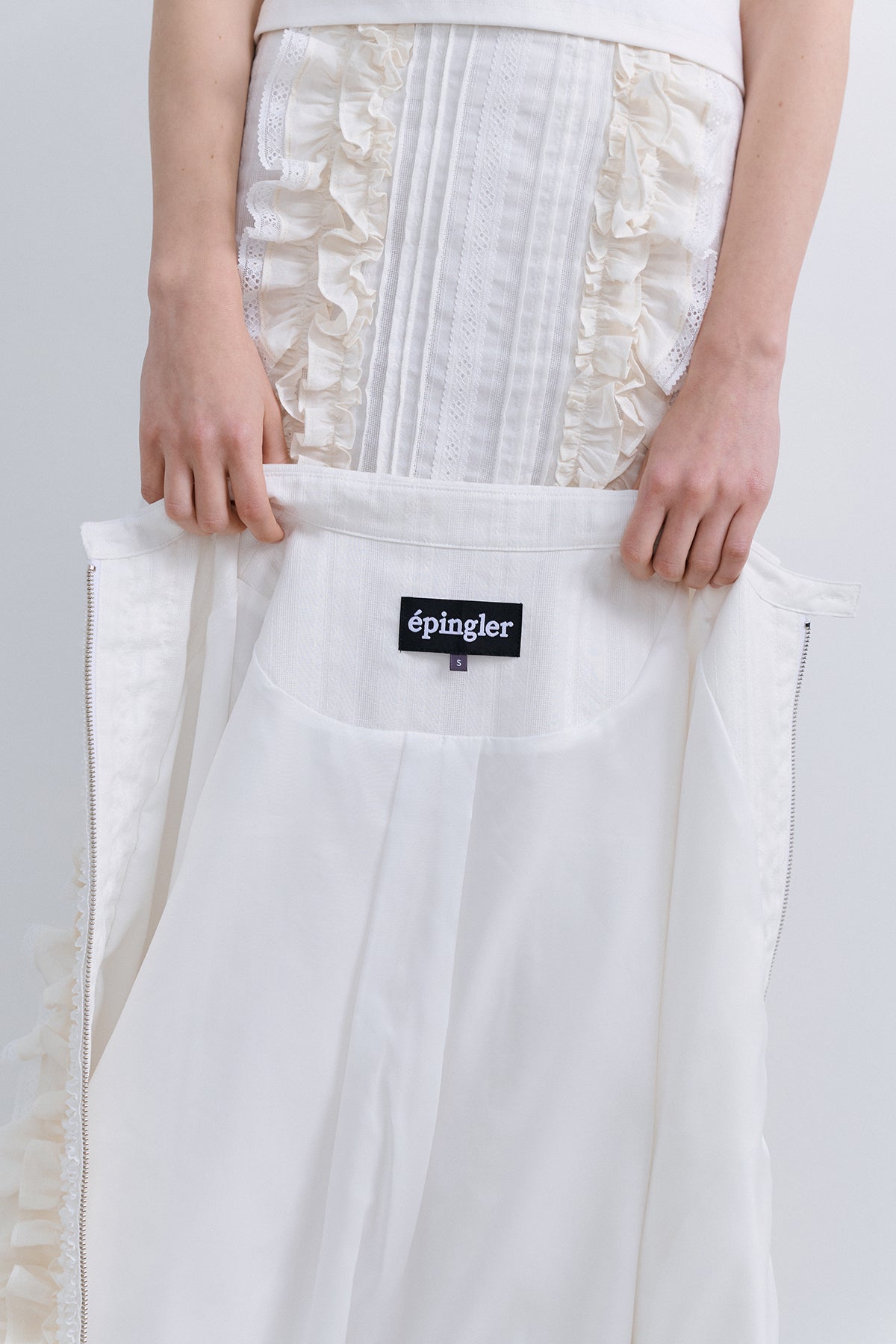 FLOWER RUFFLE BOMBER - IVORY