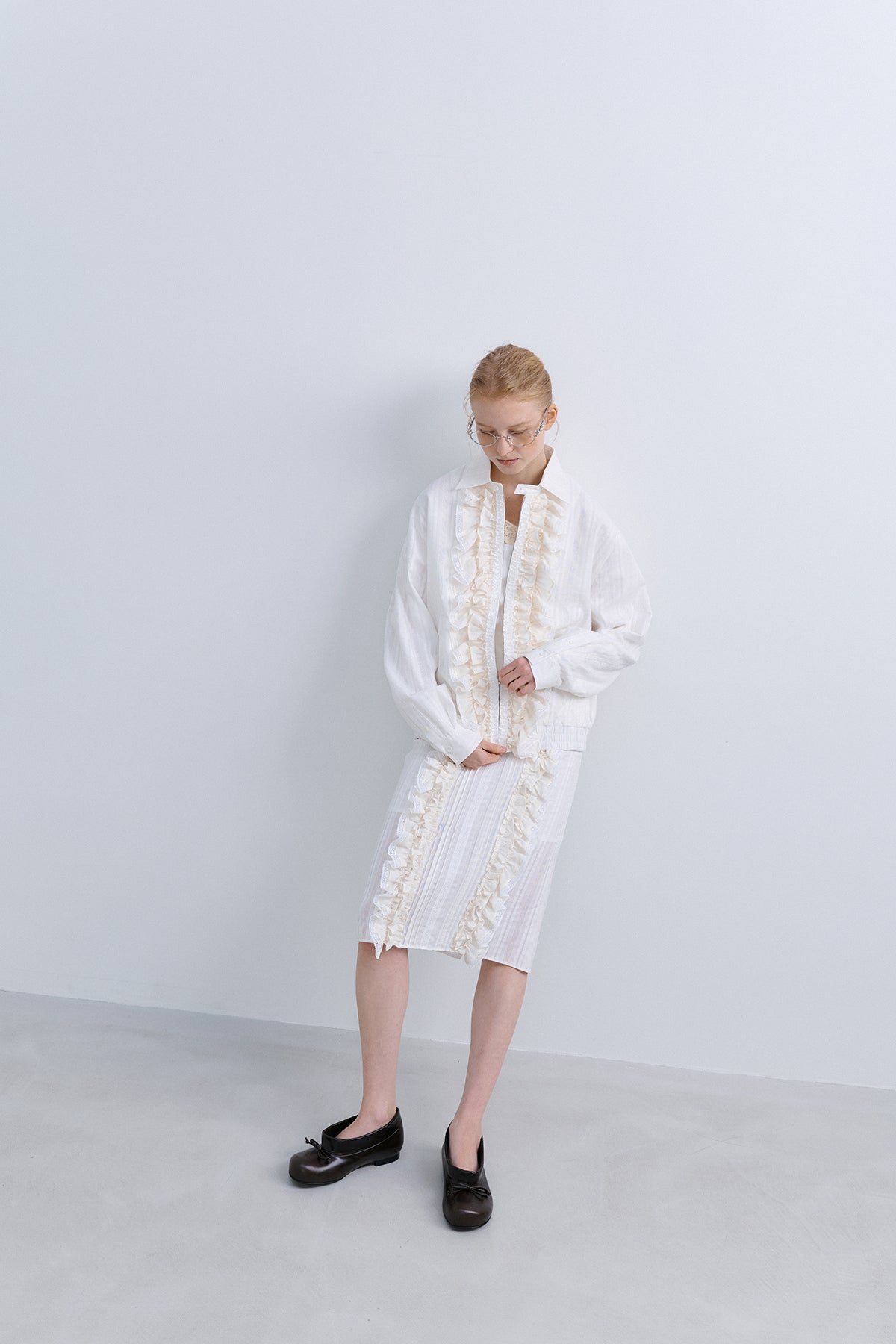 FLOWER RUFFLE BOMBER - IVORY