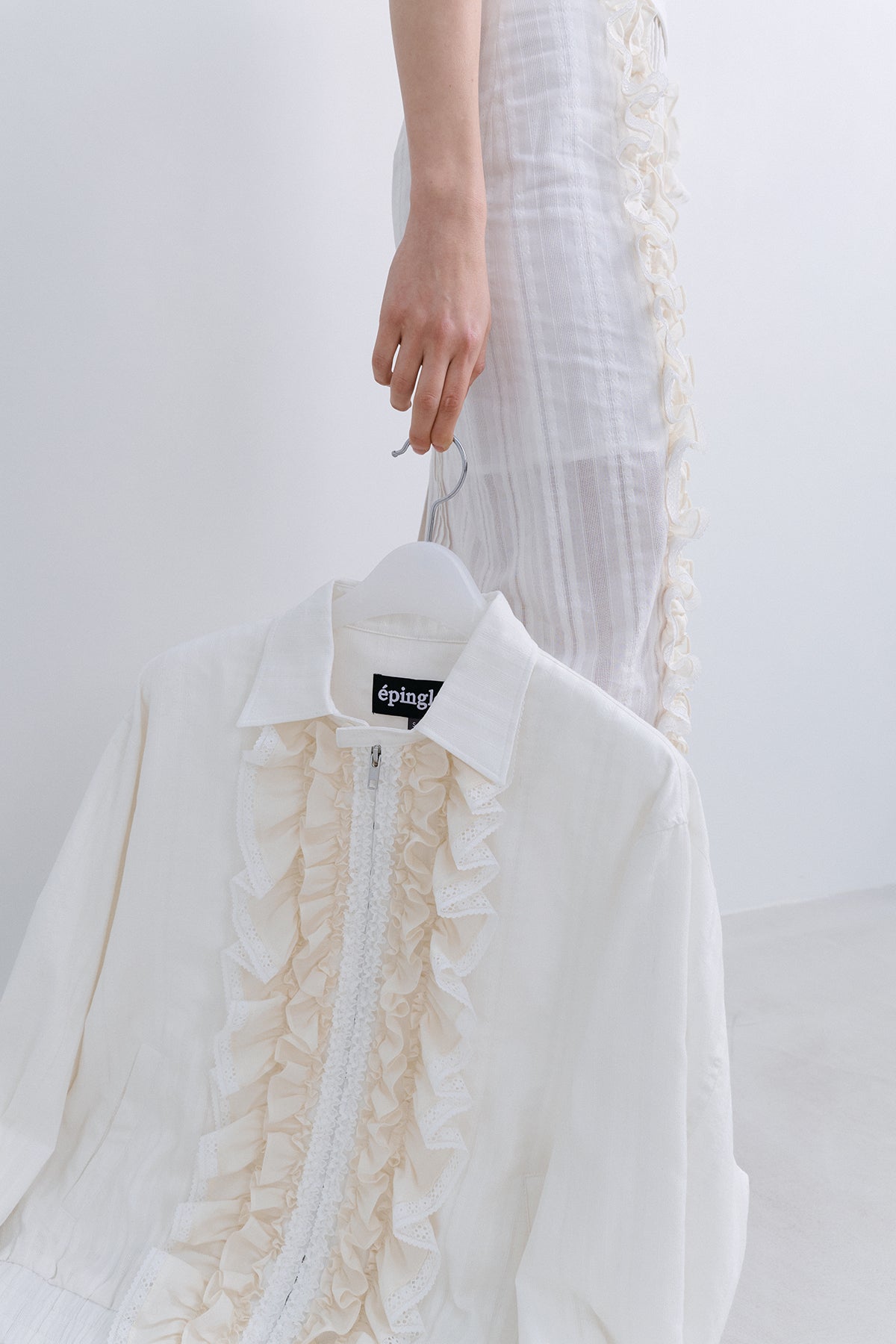 FLOWER RUFFLE BOMBER - IVORY