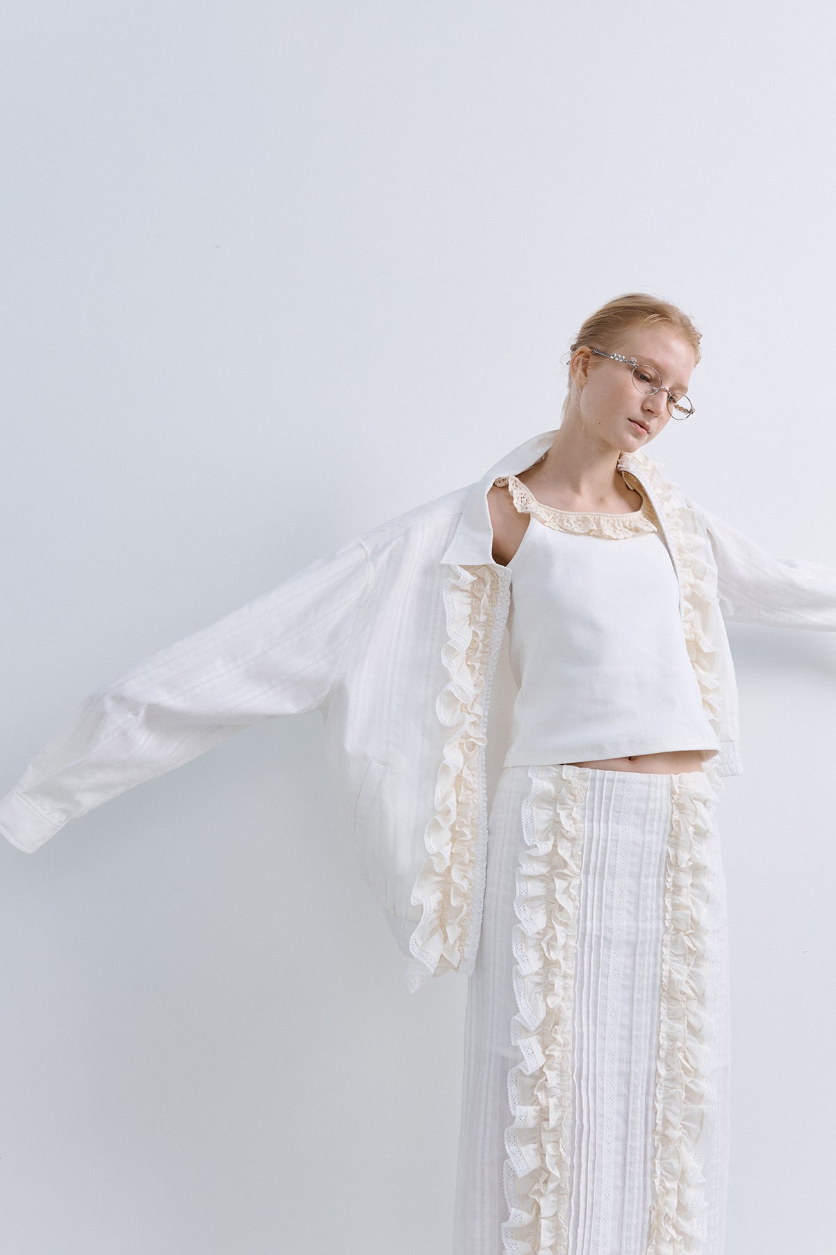 FLOWER RUFFLE BOMBER - IVORY